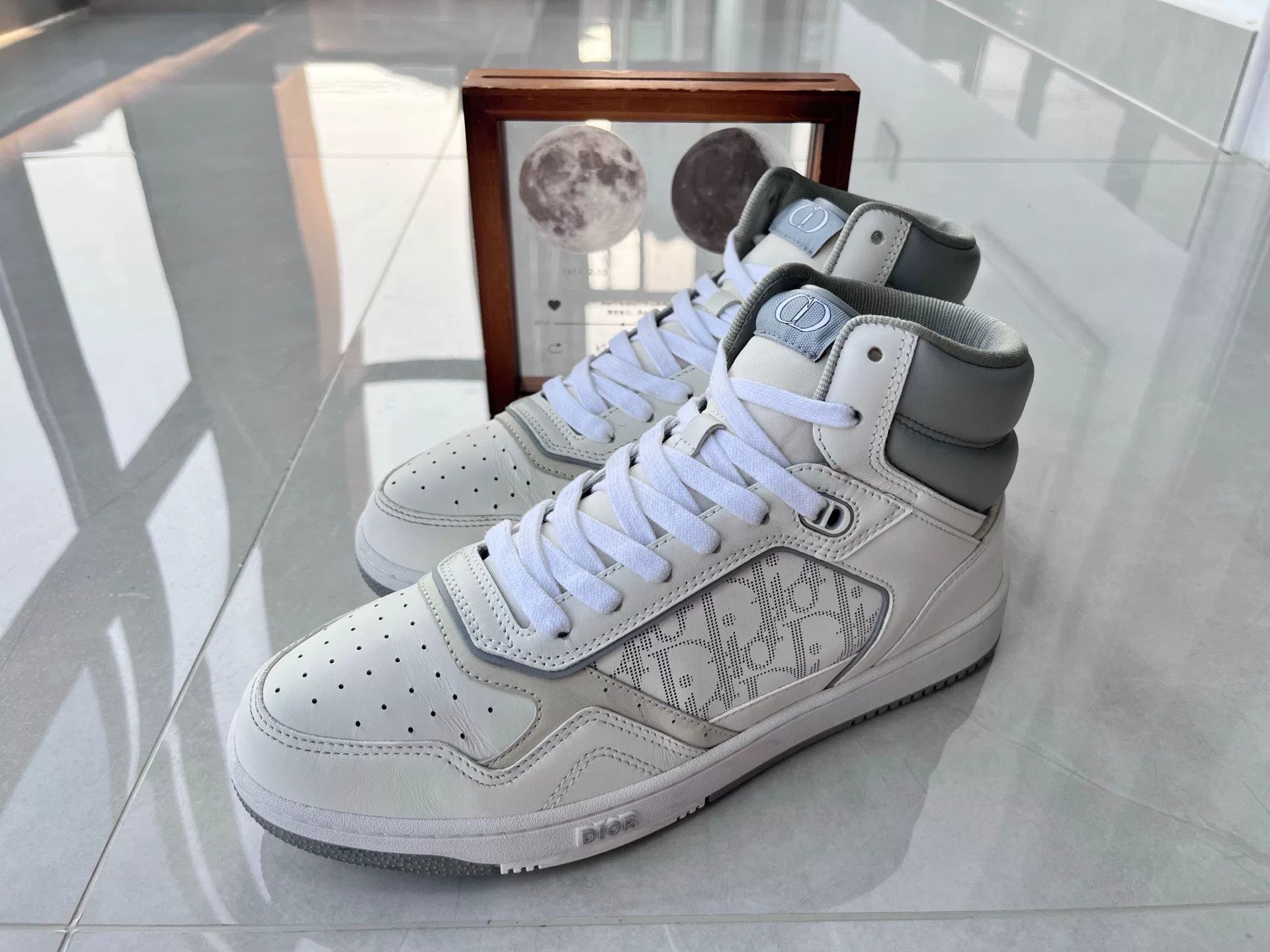 Dior Dior Retro White Hitop Sneakers 10 Men Size US 10 / EU 43 - 1 Thumbnail