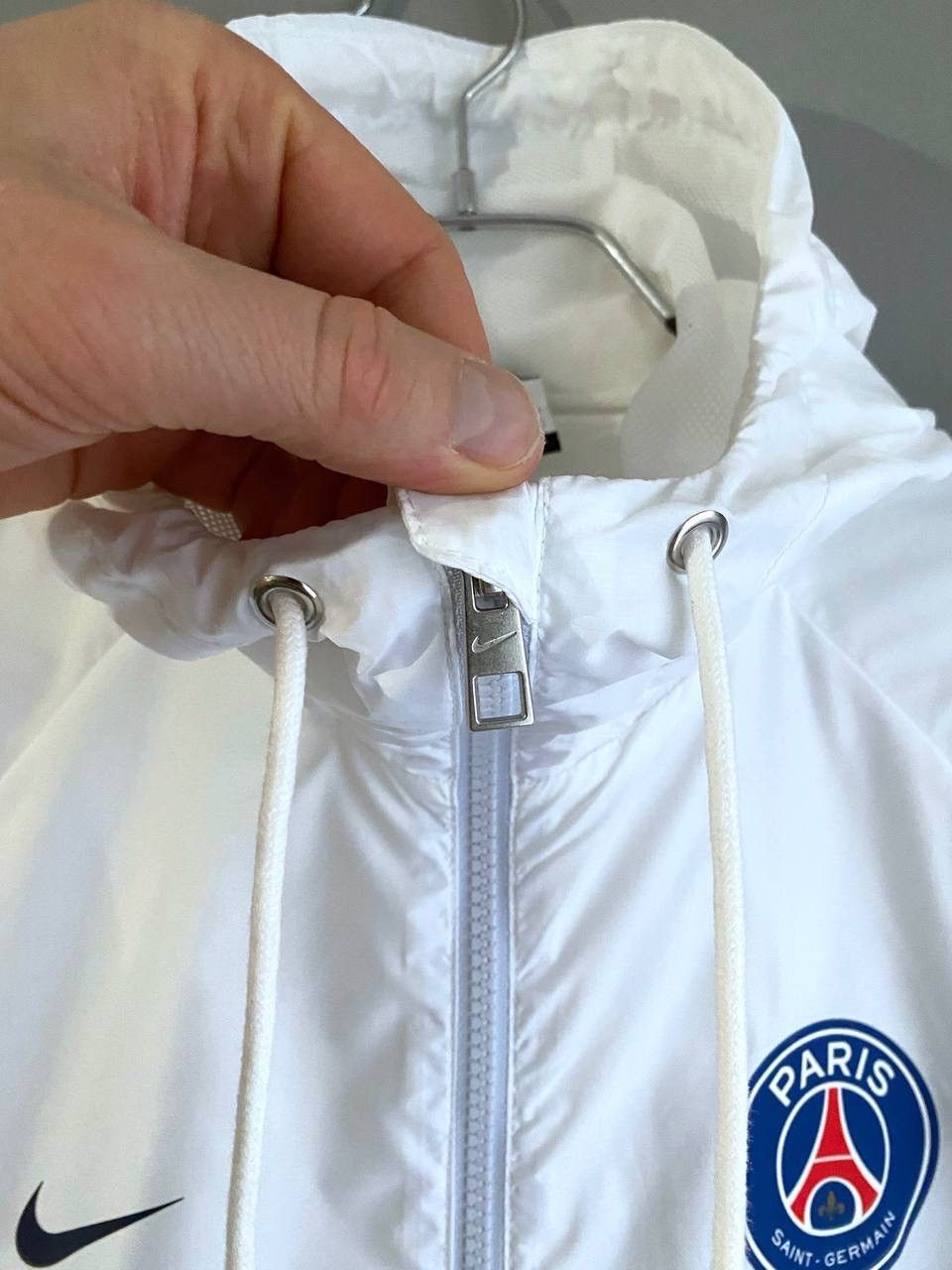 Nike PSG FC Men's Football Hooded Zip Windbreaker Jacket, Size M Size US M / EU 48-50 / 2 - 11 Thumbnail