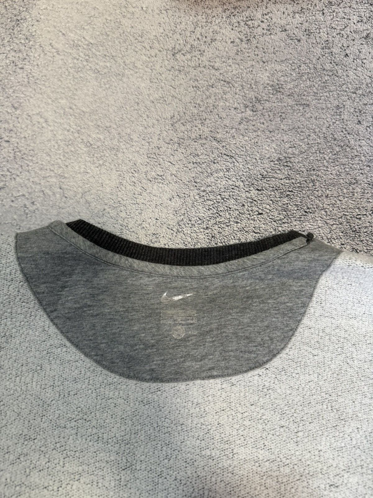 Nike Nike Men Grey Sweatshirt Swoosh Logo Crewneck Basic Pullover Size US M / EU 48-50 / 2 - 6 Thumbnail
