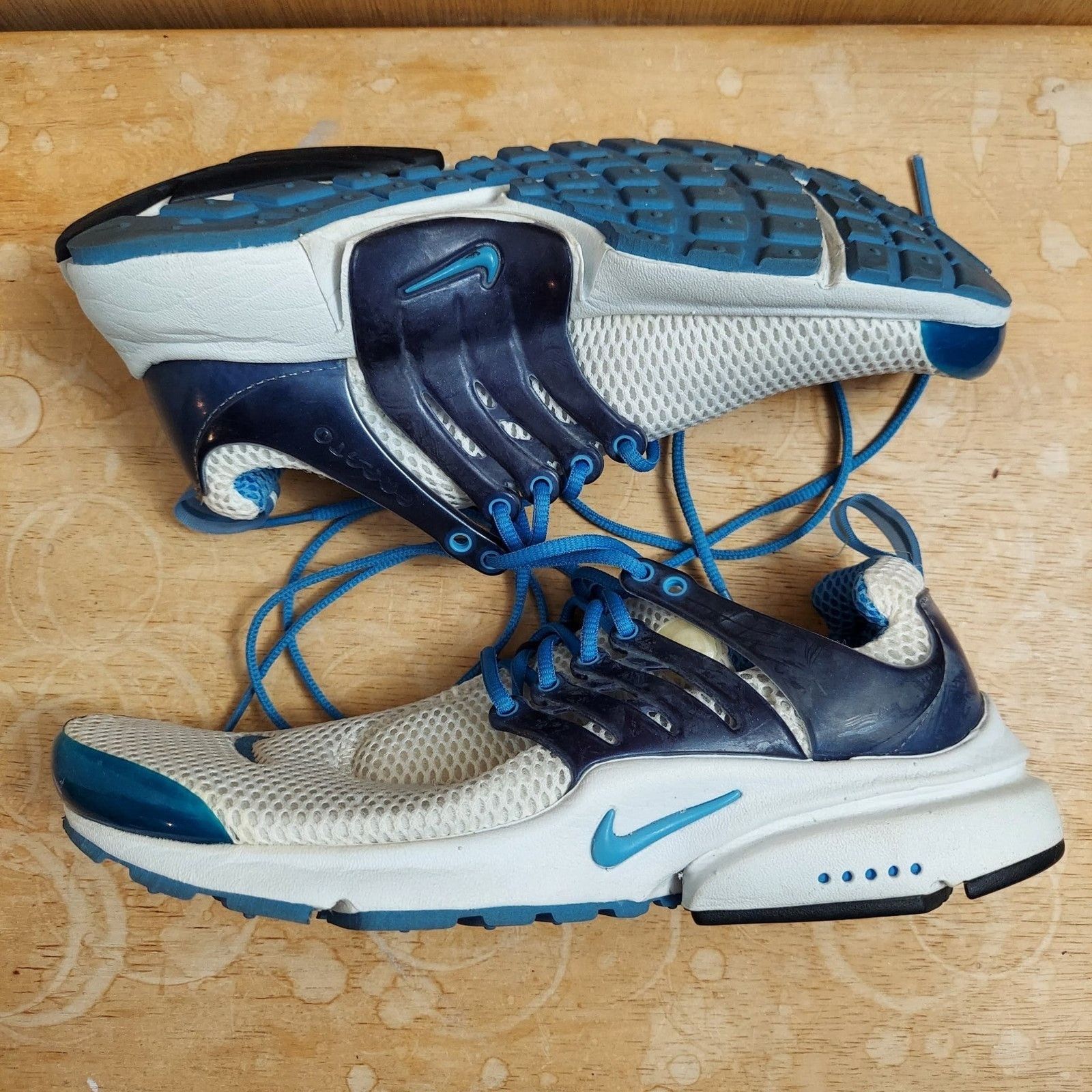 Nike Nike Air Presto Men's US XS White Blue Sneakers EUC Size US 8.5 / EU 41-42 - 5 Thumbnail
