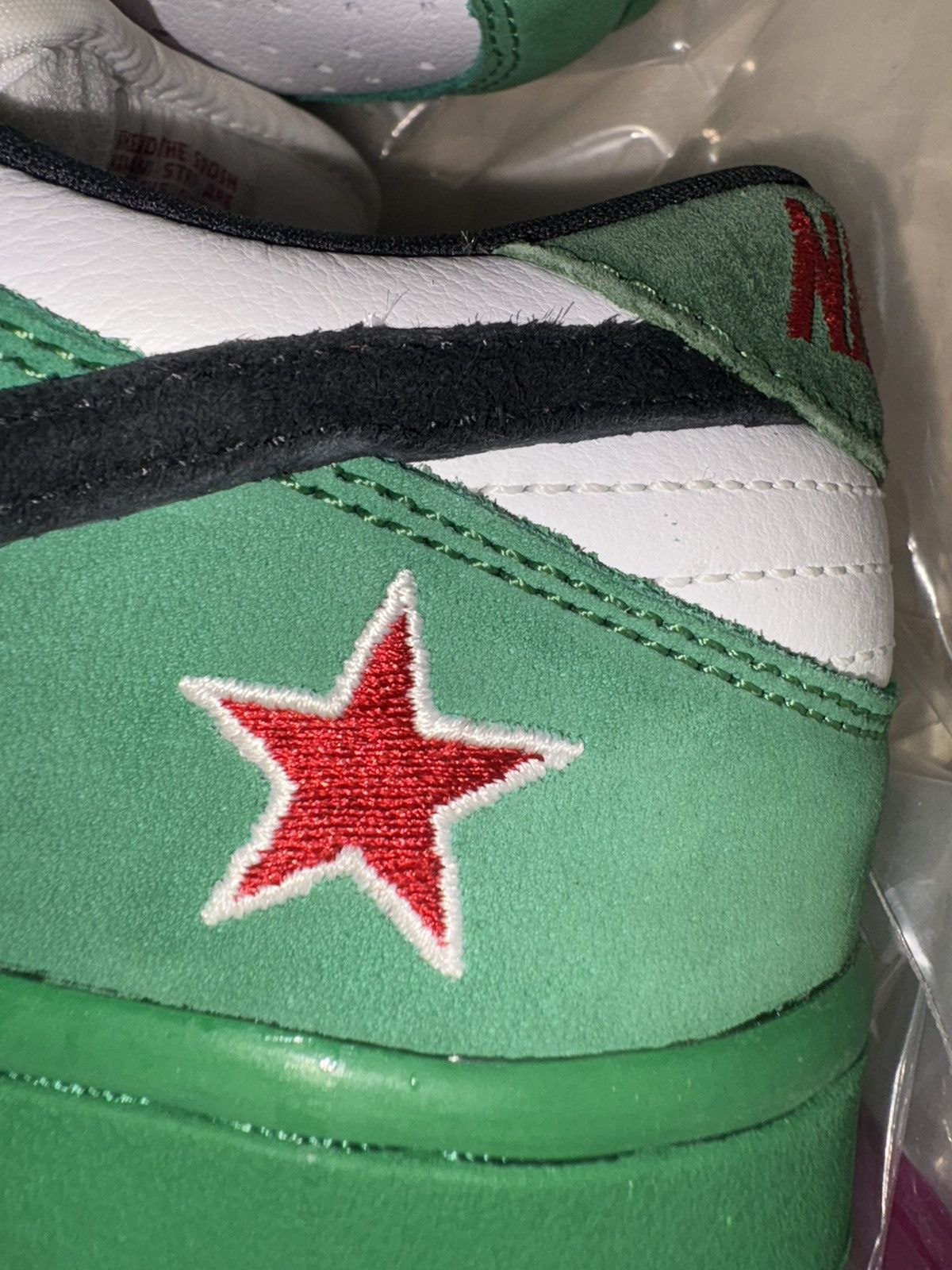 Nike × Nike SB Nike SB Dunk Low Heineken 2003 Size US 10 / EU 43 - 13 Thumbnail
