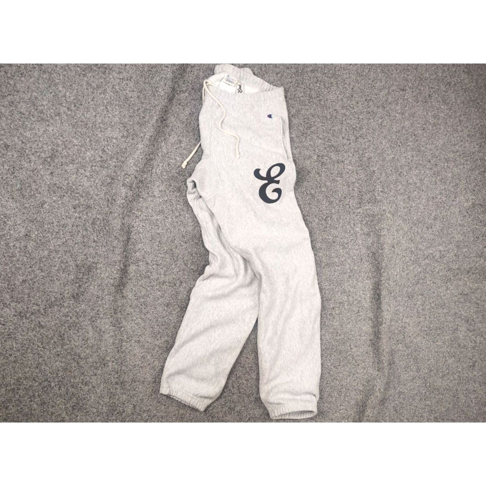 Champion Champion Sweat Pants for Men M Gray Cotton Big Logo Logo Pattern Old School Style Straight Fit Size US 31 - 2 Thumbnail
