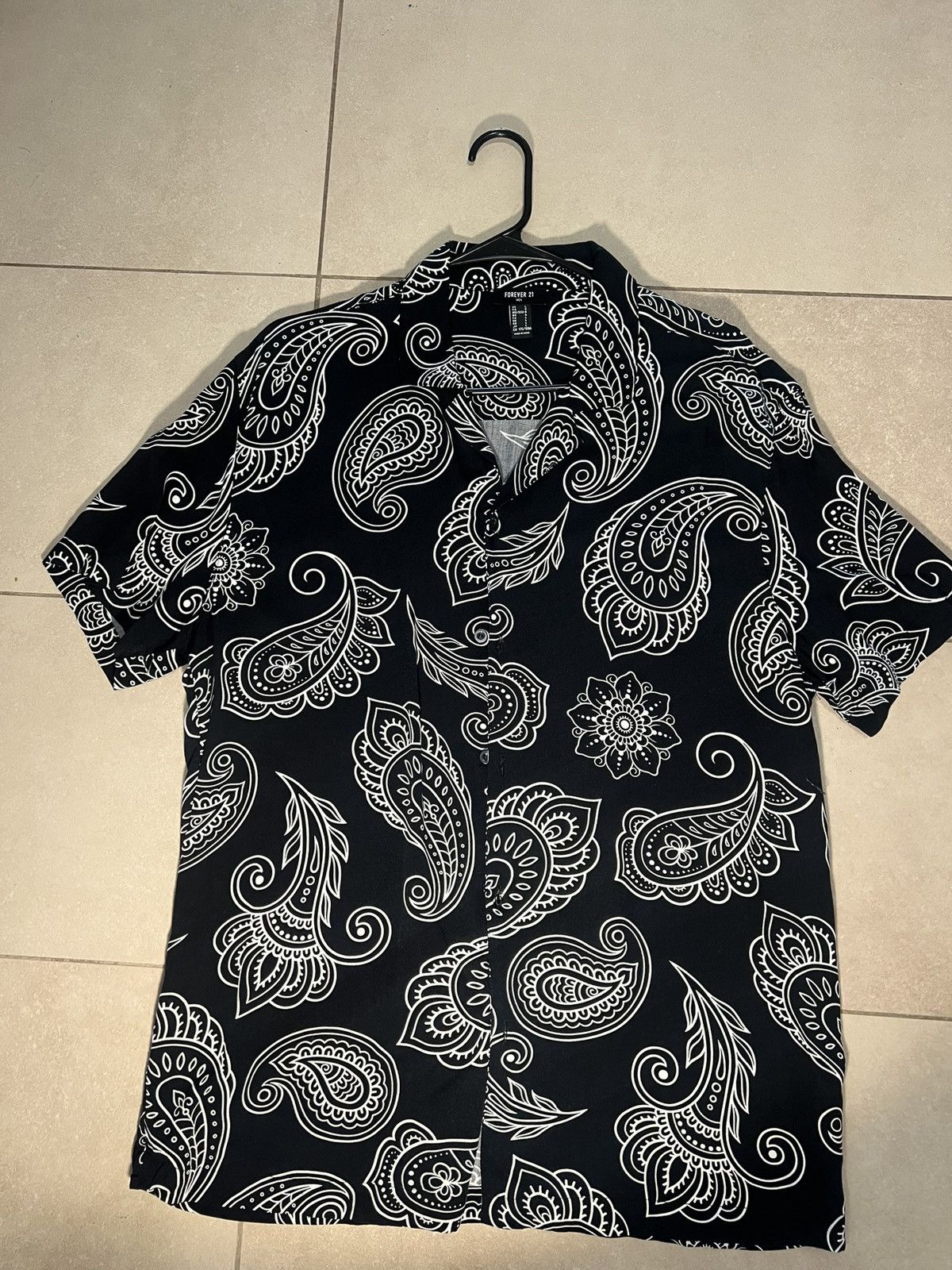 Forever 21 FOREVER 21 MANDALE BUTTON UP Size US L / EU 52-54 / 3 - 1 Thumbnail