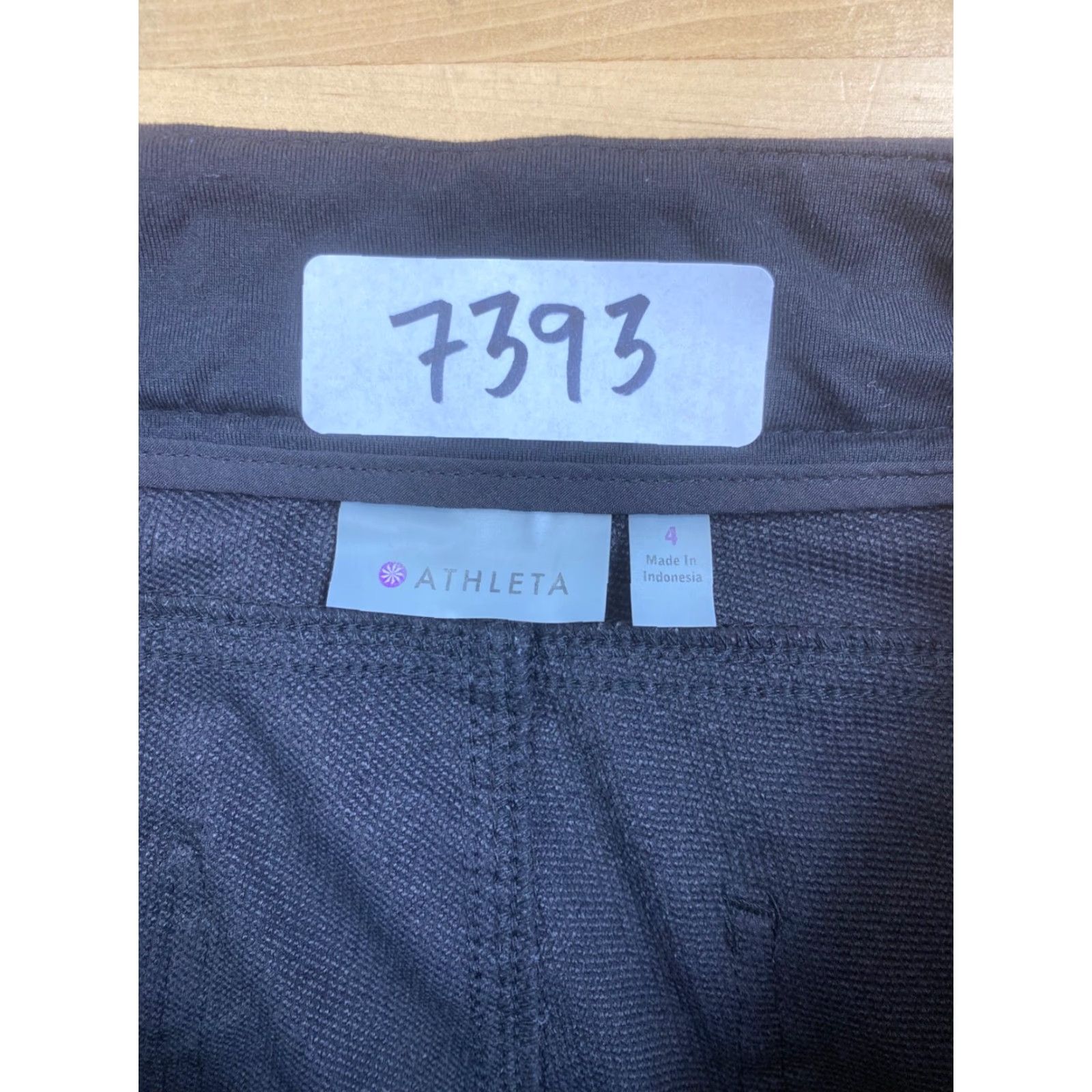 Athleta Athleta Pants Womens 4 Black Jogger Casual Outdoor Travel Pockets Breathing Comfort Tapered Regular Size 4 Womens Size 27" / US 4 / IT 40 - 4 Thumbnail