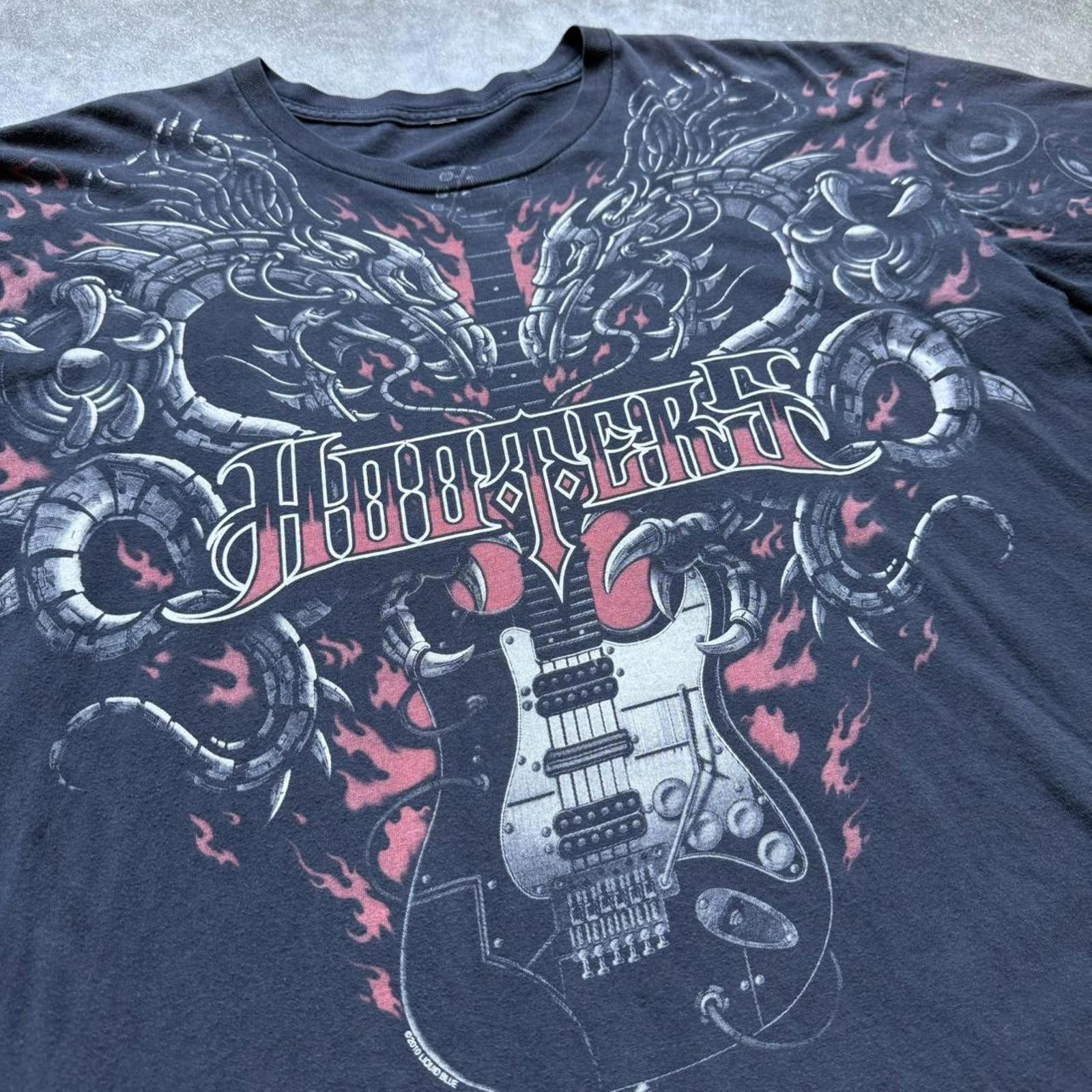 Other Hooters Vintage Y2K “Guitar & Dragons” Graphic T-shirt Size US L / EU 52-54 / 3 - 3 Thumbnail