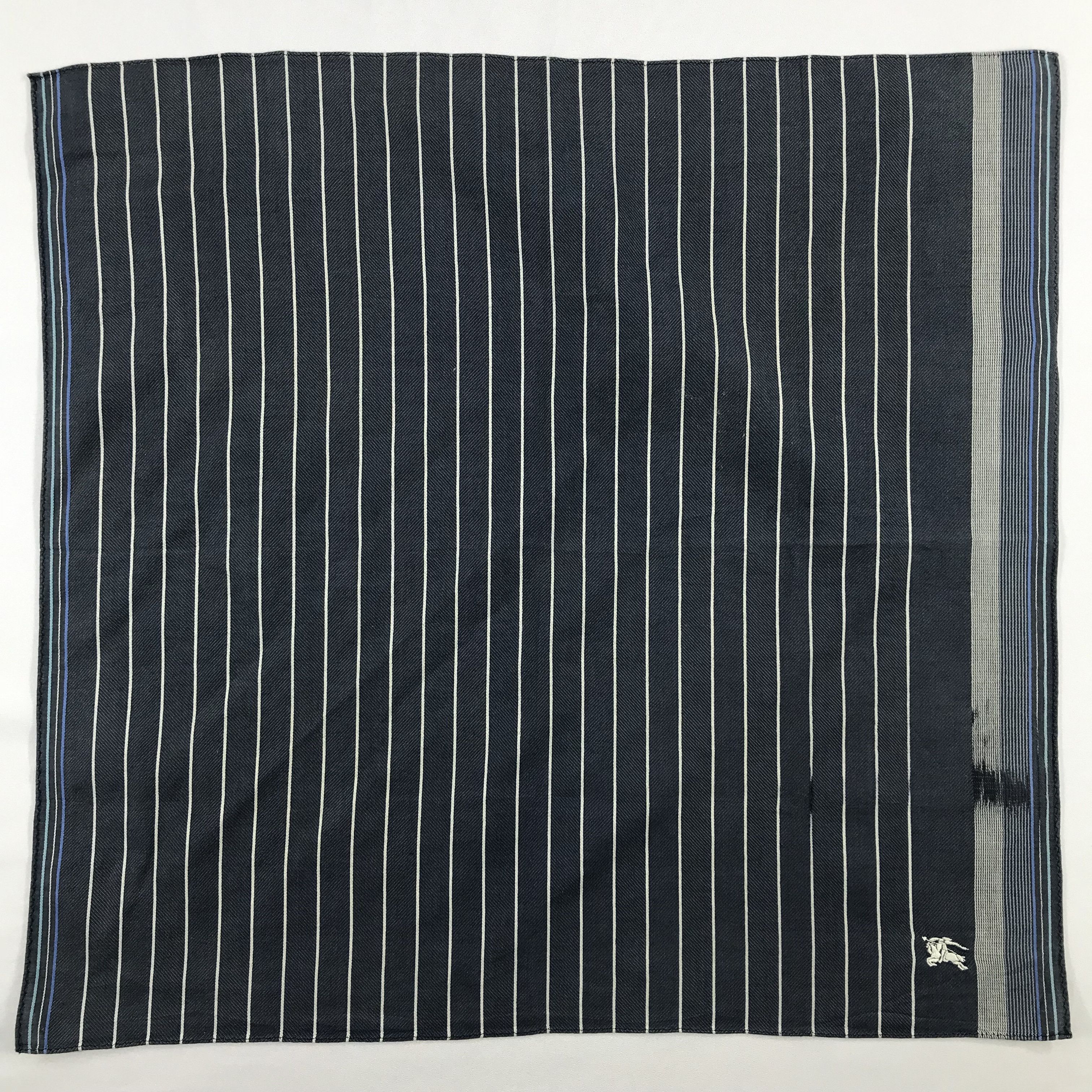 Burberry × Vintage Burberry Bandana / Handkerchief / Neckerchief - S2533 Size ONE SIZE - 1 Thumbnail