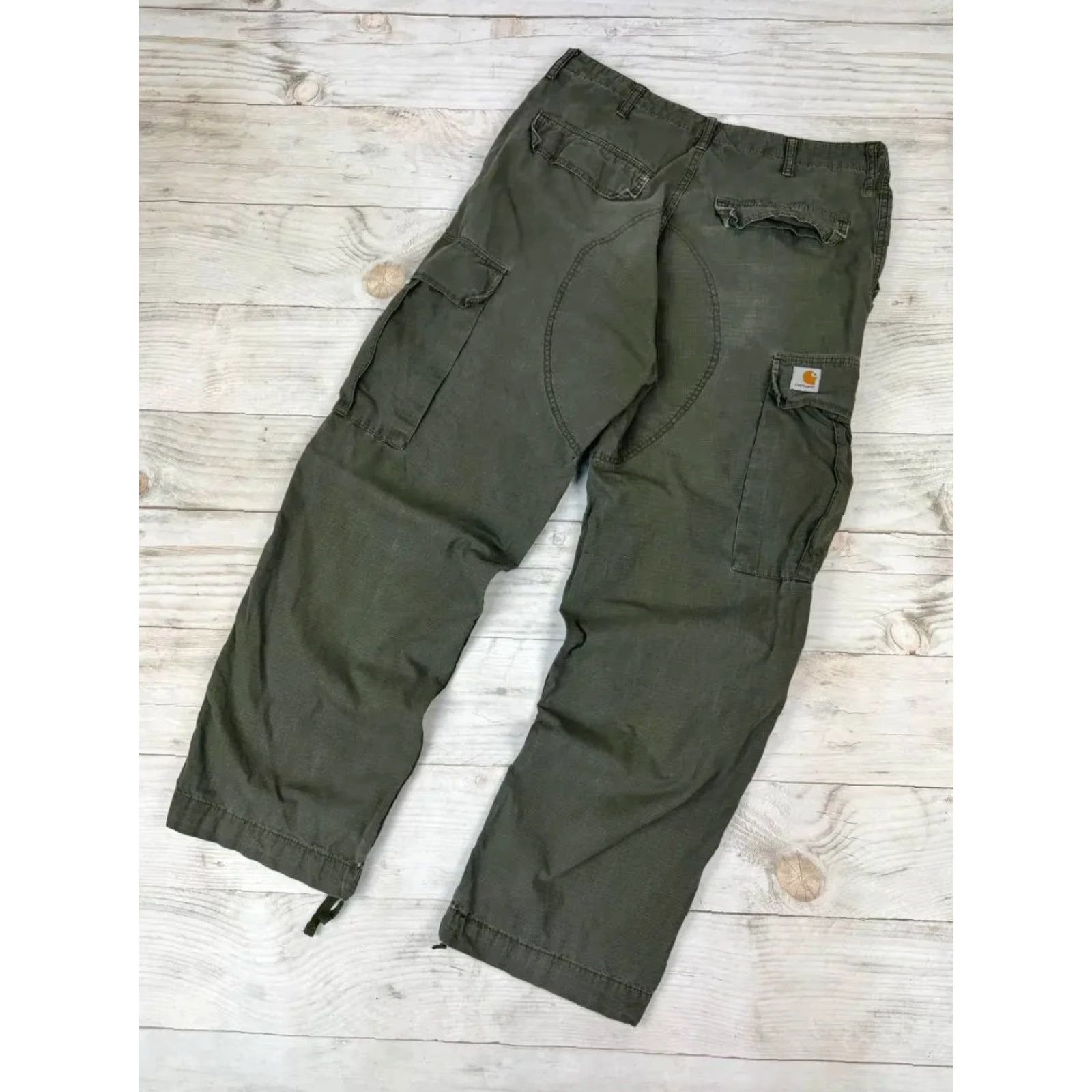 Carhartt VINTAGE Carhartt WIP Cargo Pants Work Distressed 34/32 Green Pants Mens 34/32 Green Cargo Workwear Casual Carhartt WIP Vintage - do not add new info Size US 34 / EU 50 - 2 Thumbnail