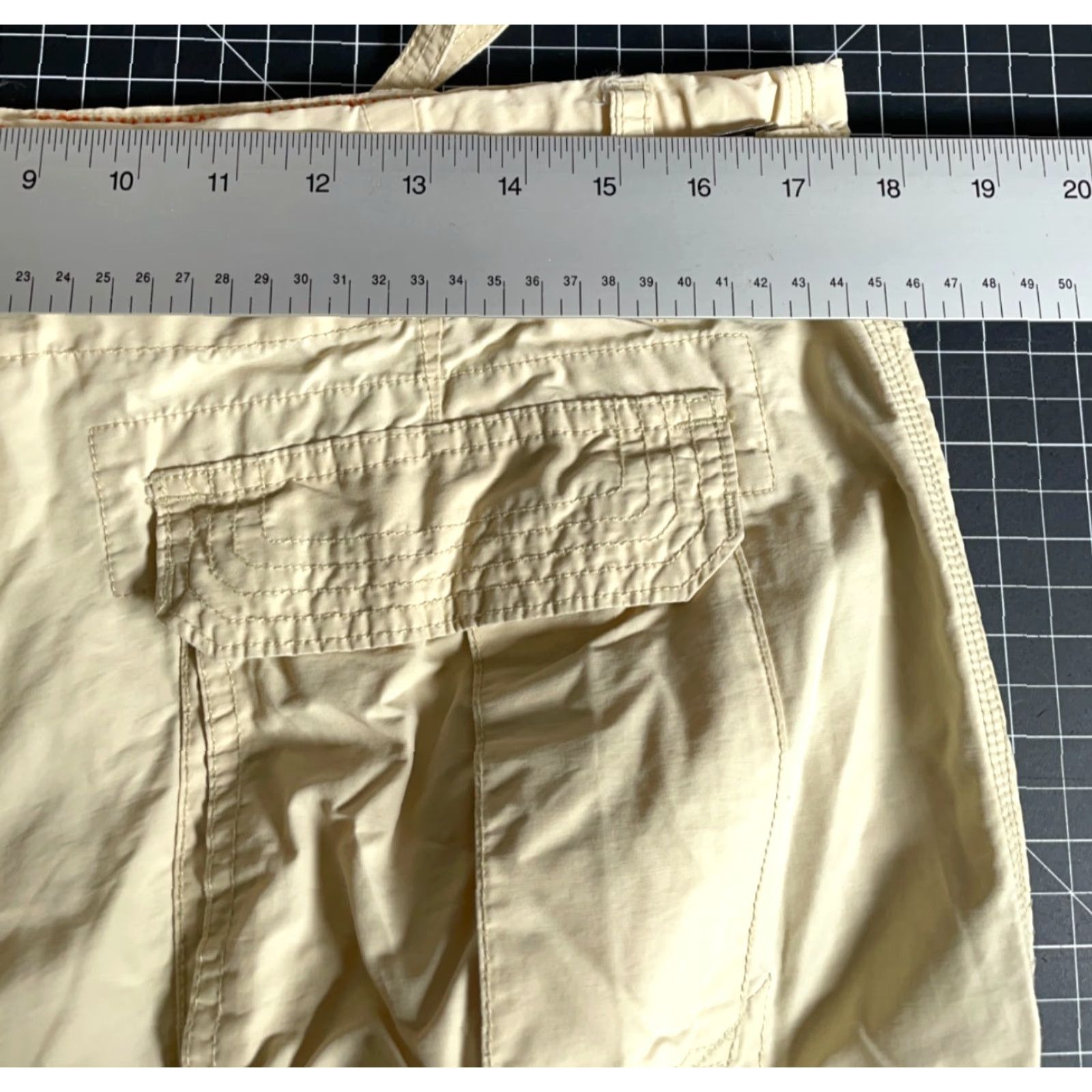 Gap VINTAGE Gap Baggy Parachute Cargo Pants Mens M Beige Nylon 90s Retro Cargo Pocket Straight Inseam 29 Size US 31 - 5 Thumbnail