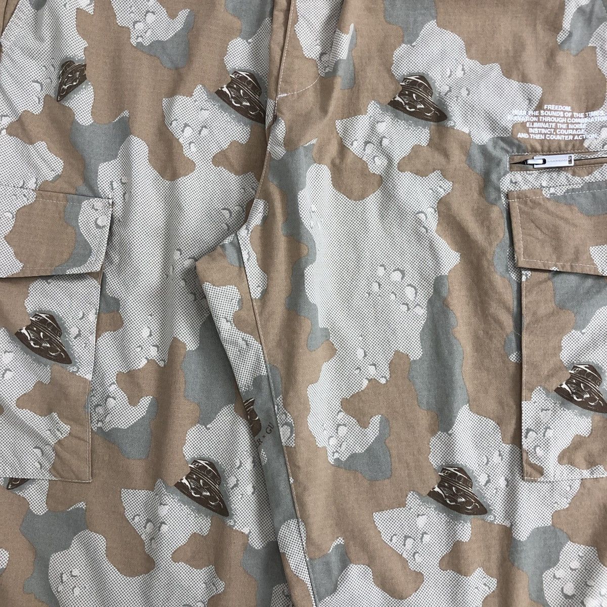 GU × Jun Takahashi × Undercover Undercover X Gu UFO Space Camo Baggy Cargo Pants Size US 32 / EU 48 - 5 Thumbnail
