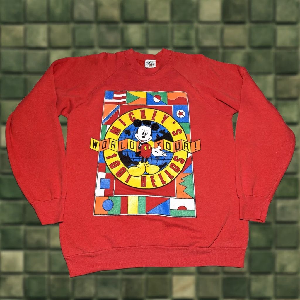 Mickey & Co. VINTAGE Mickey Mouse World Tour 1001 Hellos Crewneck Sweatshirt Shirt Large Red Mens L Shirt Size US L / EU 52-54 / 3 - 1 Thumbnail