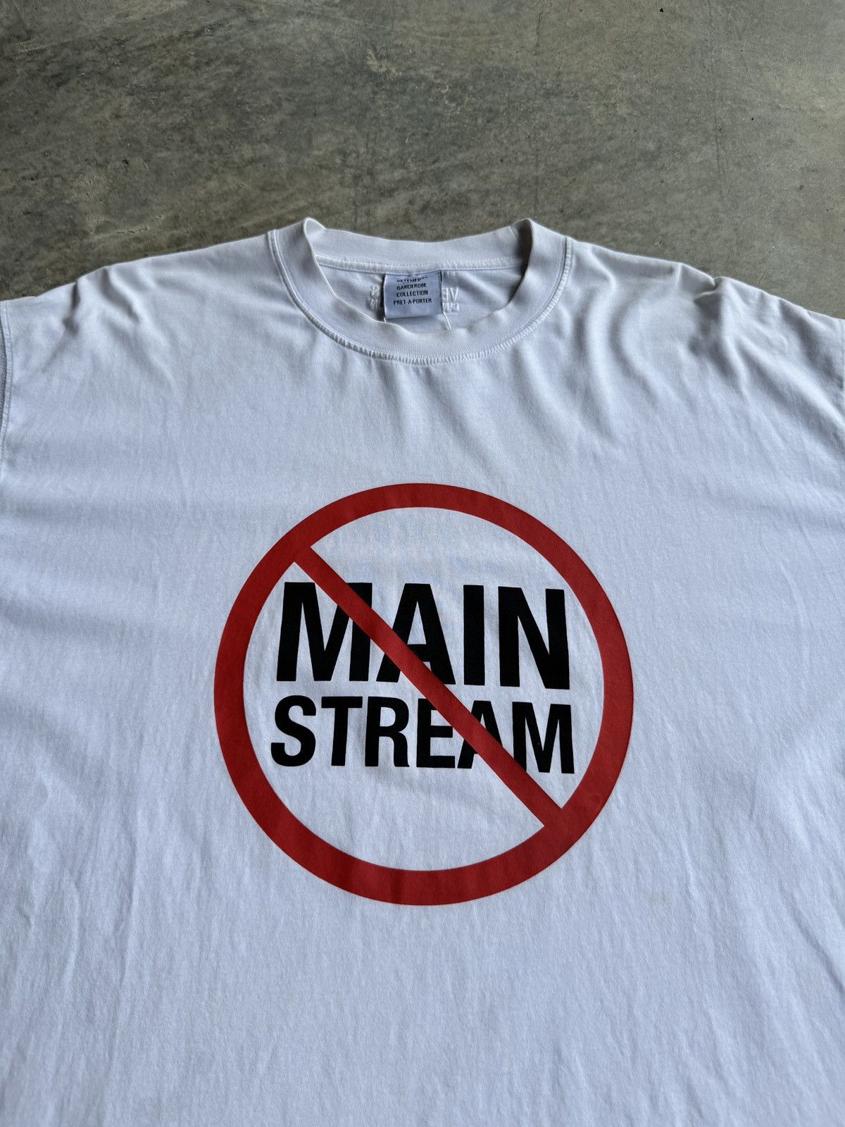 Designer × Vetements *RARE* VETEMENTS GVASALIA MAINSTREAM DOUBLE FACE TEE Size US XS / EU 42 / 0 - 2 Thumbnail