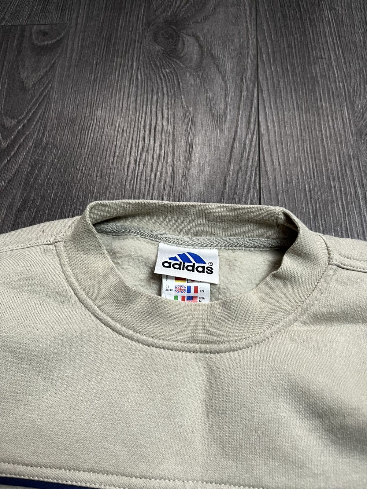 Adidas Adidas Center Logo Embroidered Sweatshirt Vintage 2000s Size US L / EU 52-54 / 3 - 3 Thumbnail