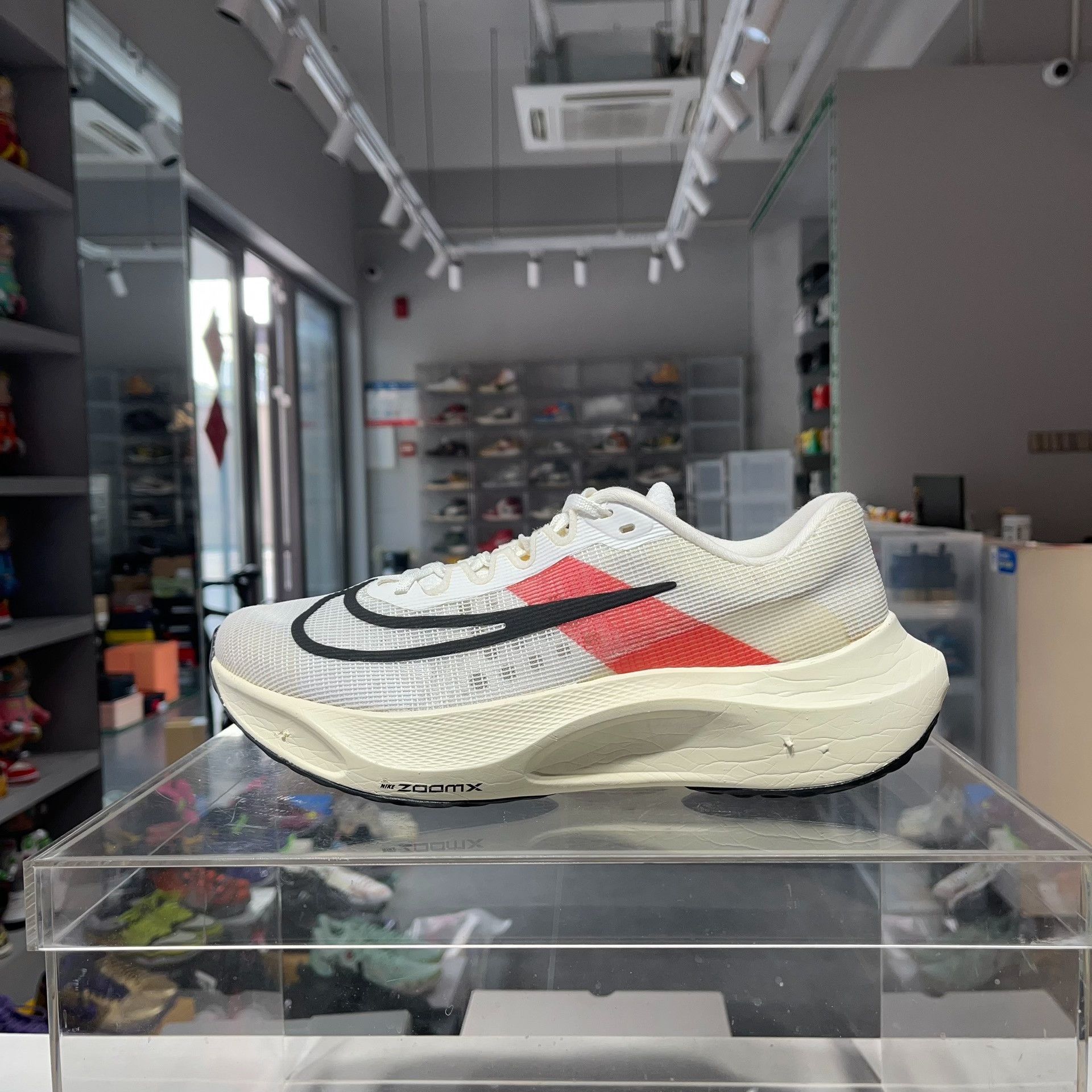 Nike Nike ZOOM FLY Lowtop Sneakers 42 Men Size US 9 / EU 42 - 1 Thumbnail