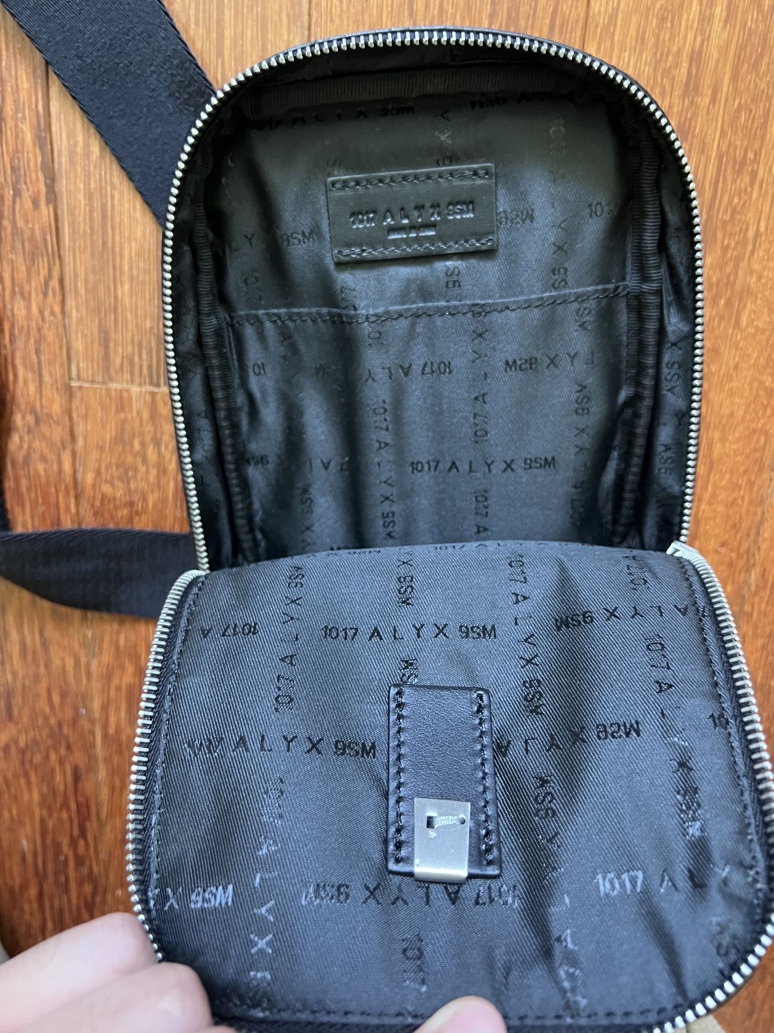 1017 ALYX 9SM 💚 2020 Alyx Leather Black Cross Body Bag Size ONE SIZE - 10 Thumbnail