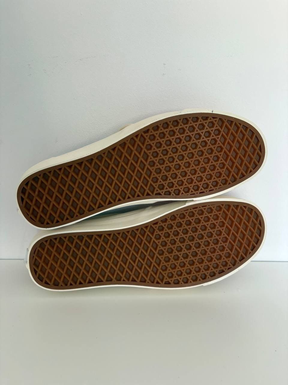 Fear of God × Vans 1of3 Unreleased Fear Of God X Vans Slip-on White Red sample Size US 9 / EU 42 - 5 Thumbnail