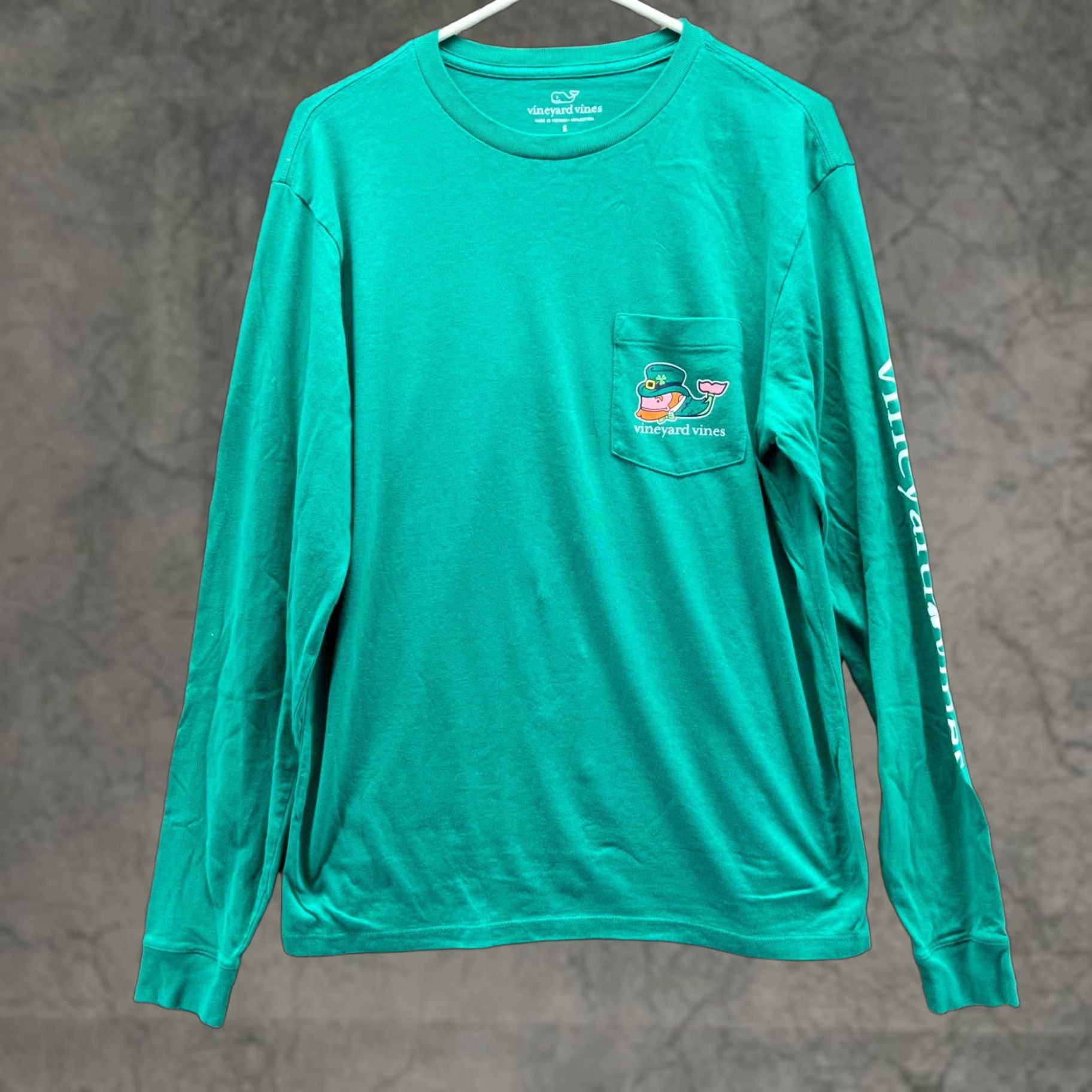 Vineyard Vines Vineyard Vines Shirt Mens Small Green Crewneck Whale Pocket Tee St Paddys Day Shirt Mens Small Green Crewneck Whale Pocket Tee Size US S / EU 44-46 / 1 - 1 Thumbnail