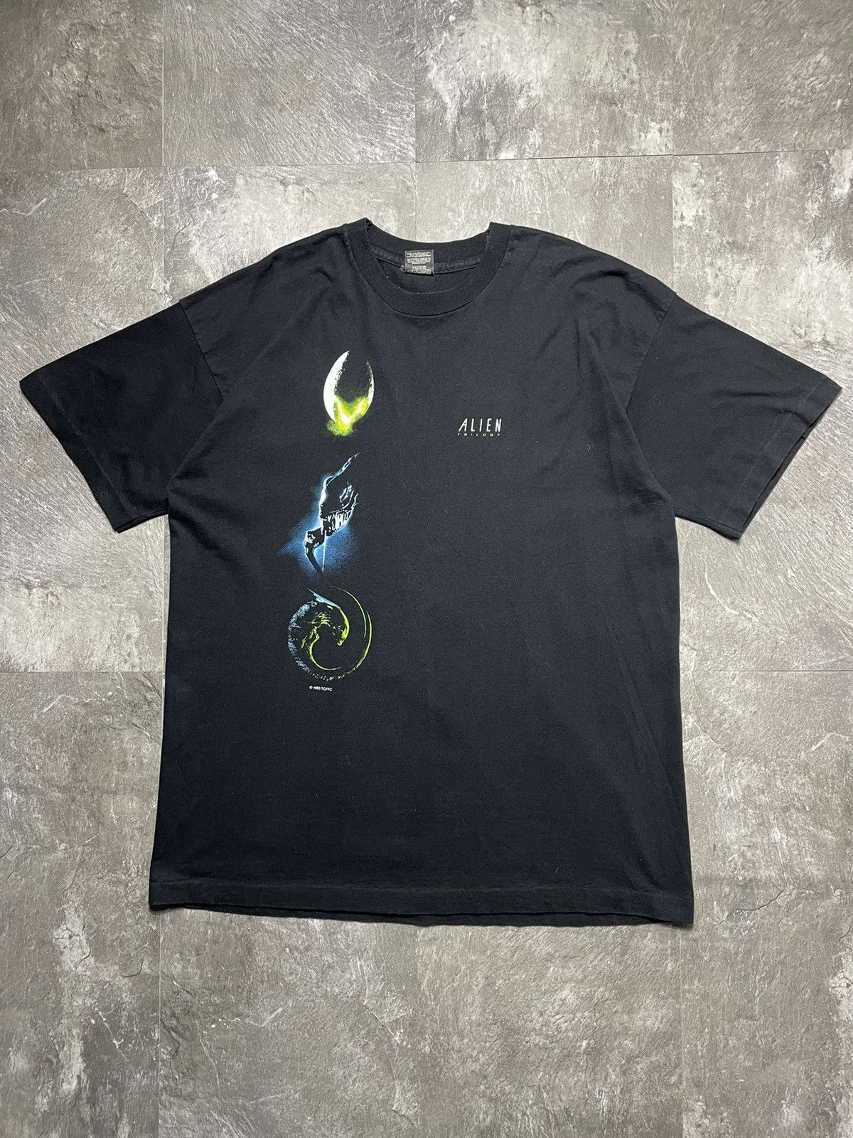 Vintage Vintage 1993 Alien Trilogy Movie Promo T Shirt Screen Sters Size US XL / EU 56 / 4 - 1 Thumbnail