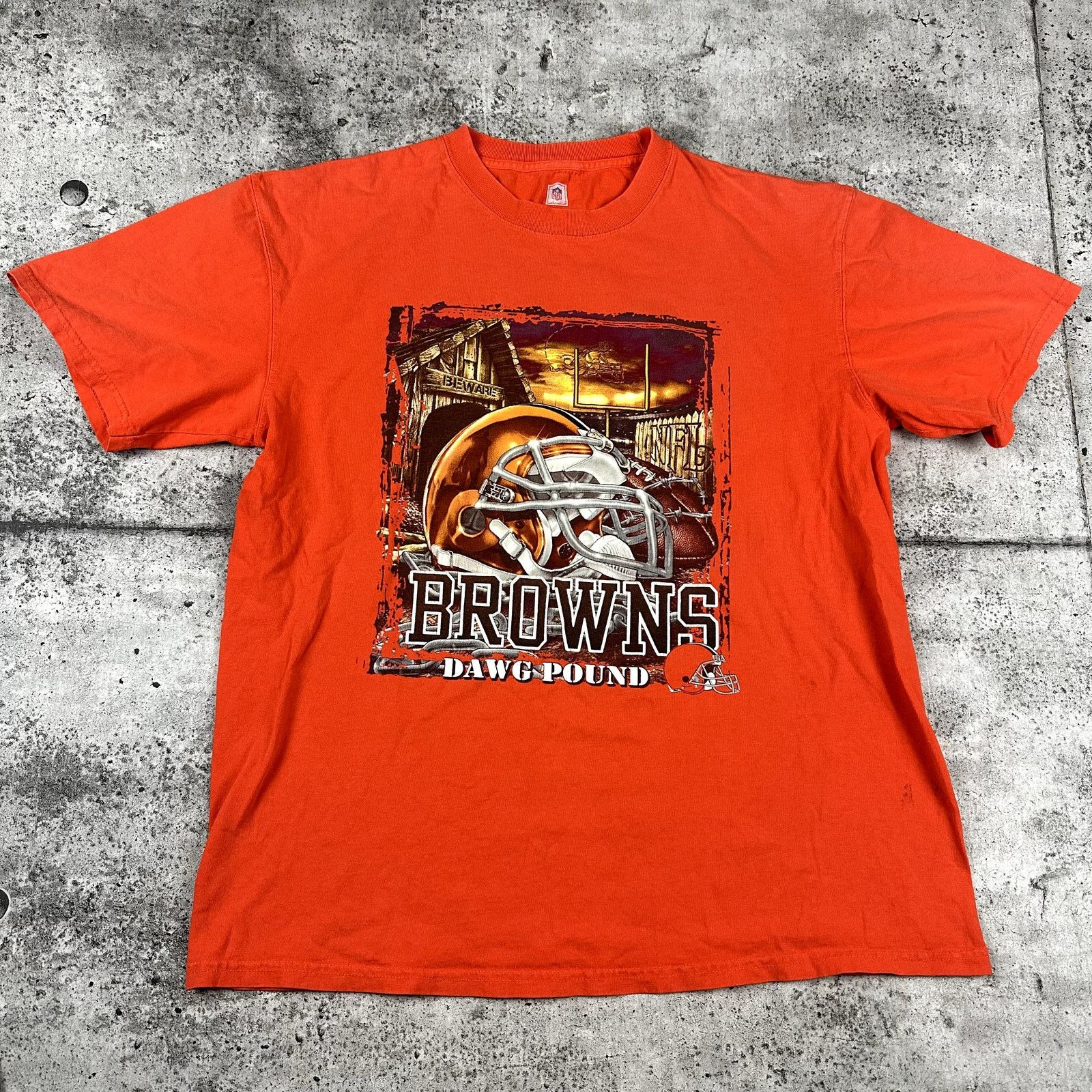 NFL Vintage Cleveland Browns Shirt Helmet Logo Size XL Y2K Size US XL / EU 56 / 4 - 1 Thumbnail