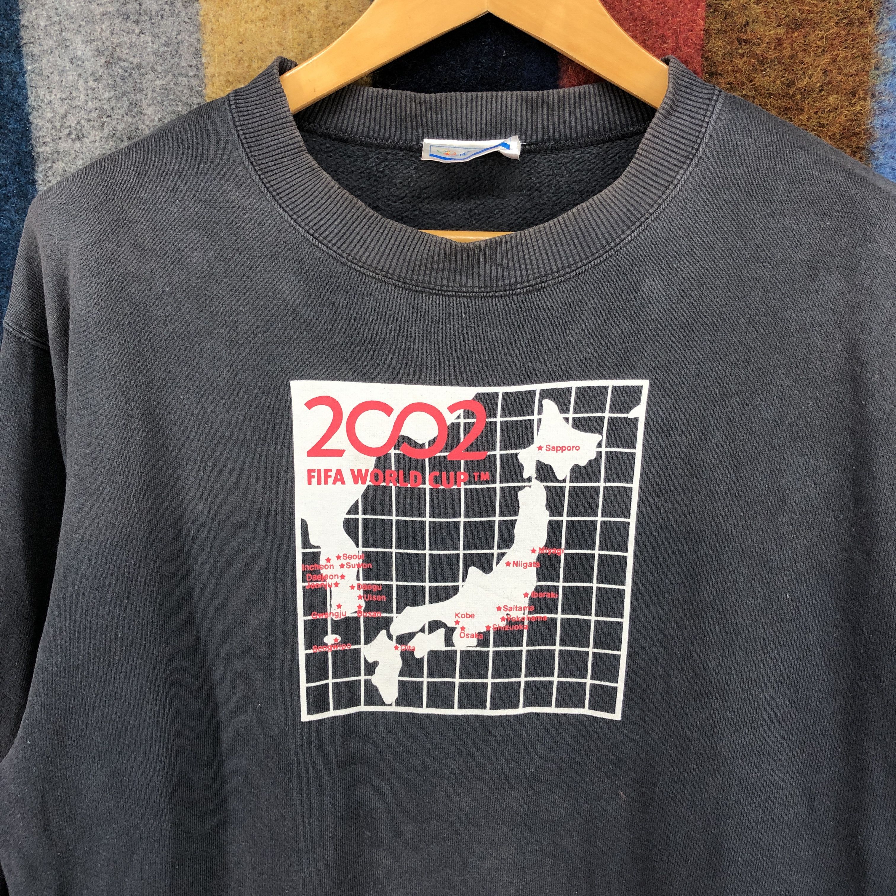 Vintage Y2K FIFA WORLD CUP 2002 Korea Japan Sweatshirt #0311/N Size US L / EU 52-54 / 3 - 2 Thumbnail