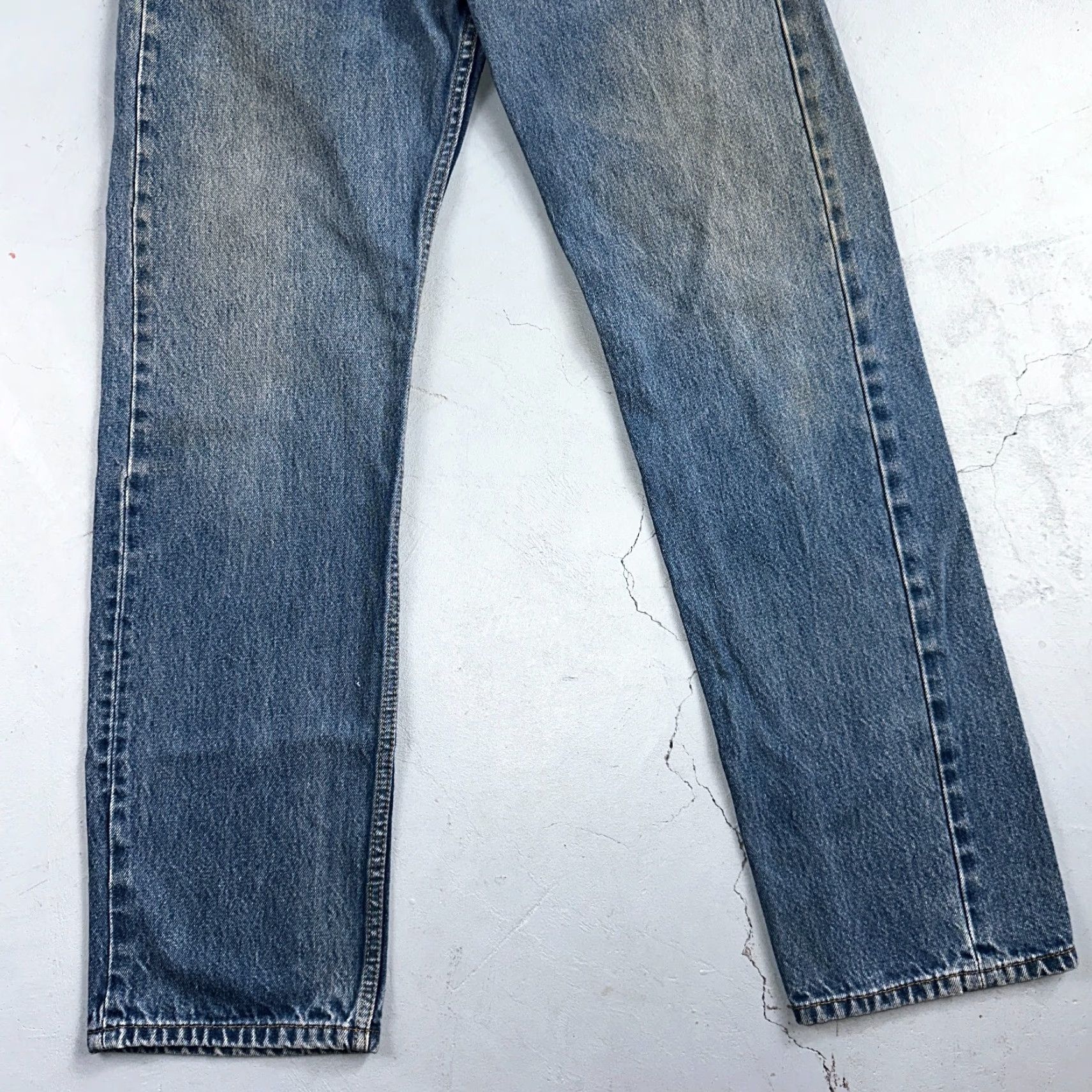 Levi's VINTAGE Levi's 501 Jeans Men 34x36 Blue 90s Straight Medium Wash 501 Series 90s Mens Jeans Size US 34 / EU 50 - 3 Thumbnail