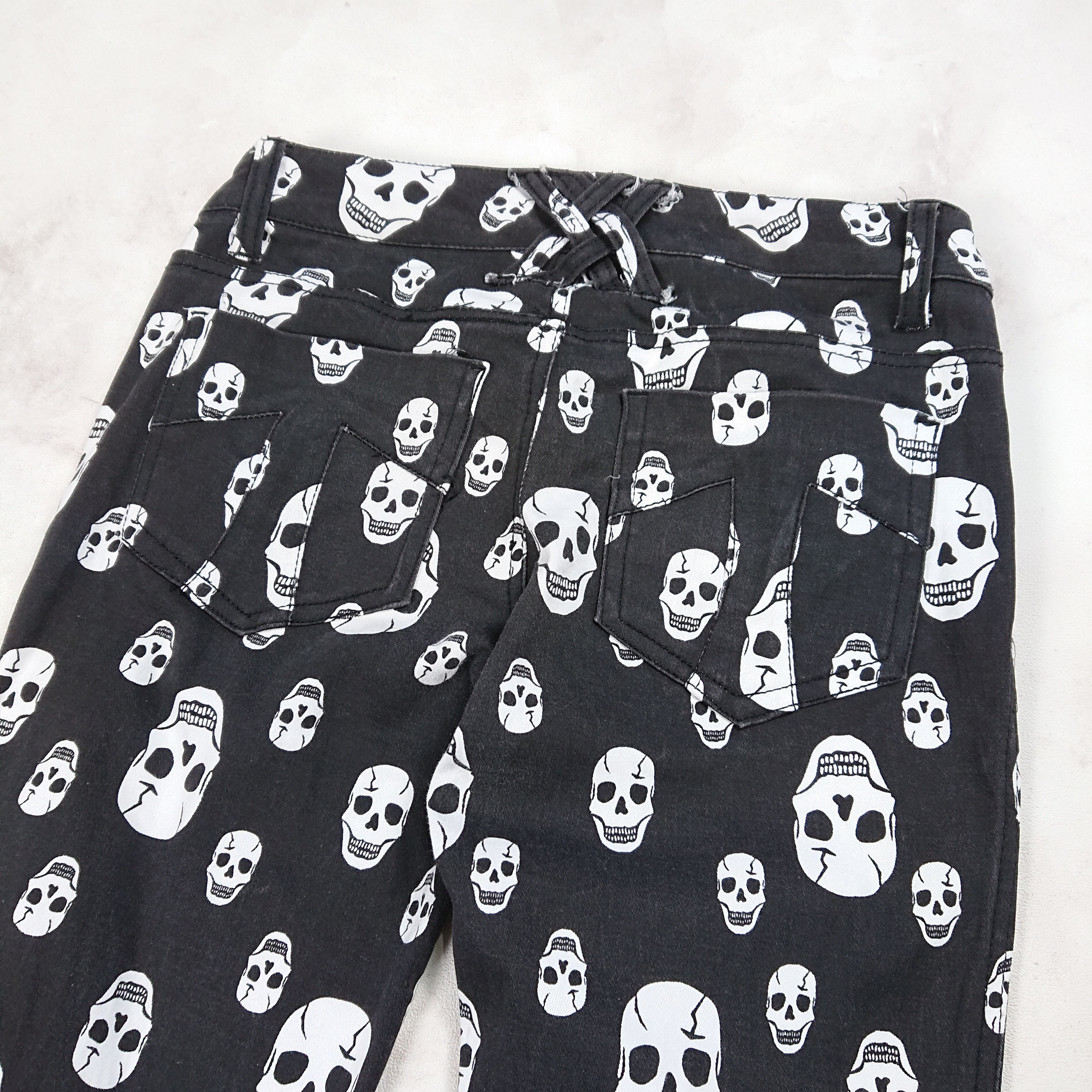 Tripp NYC Tripp NYC Skull AOP Stretch Pants Size US 33 - 8 Thumbnail