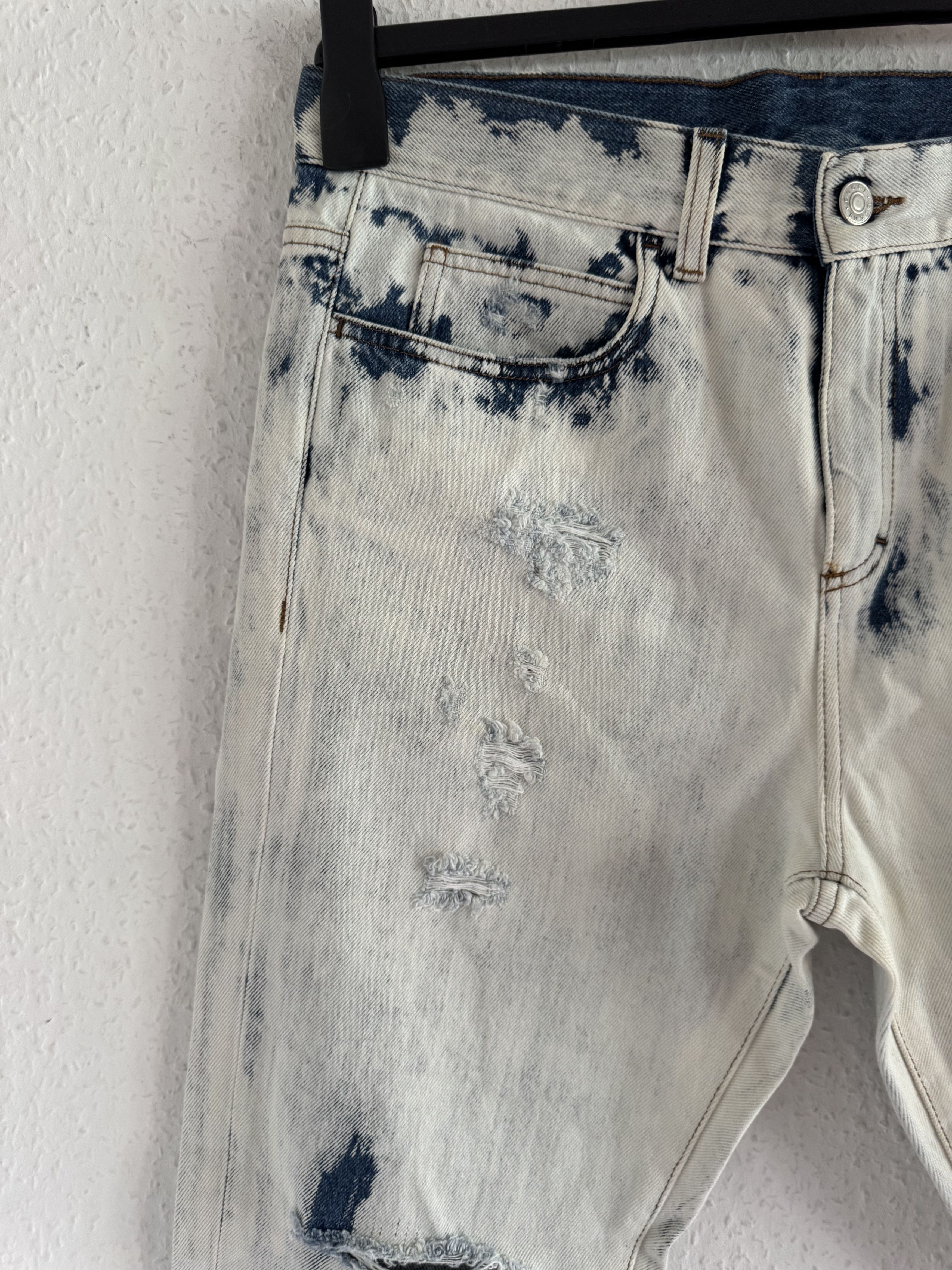 Gucci Bleached Boyfriend Jeans Size US 29 - 6 Thumbnail