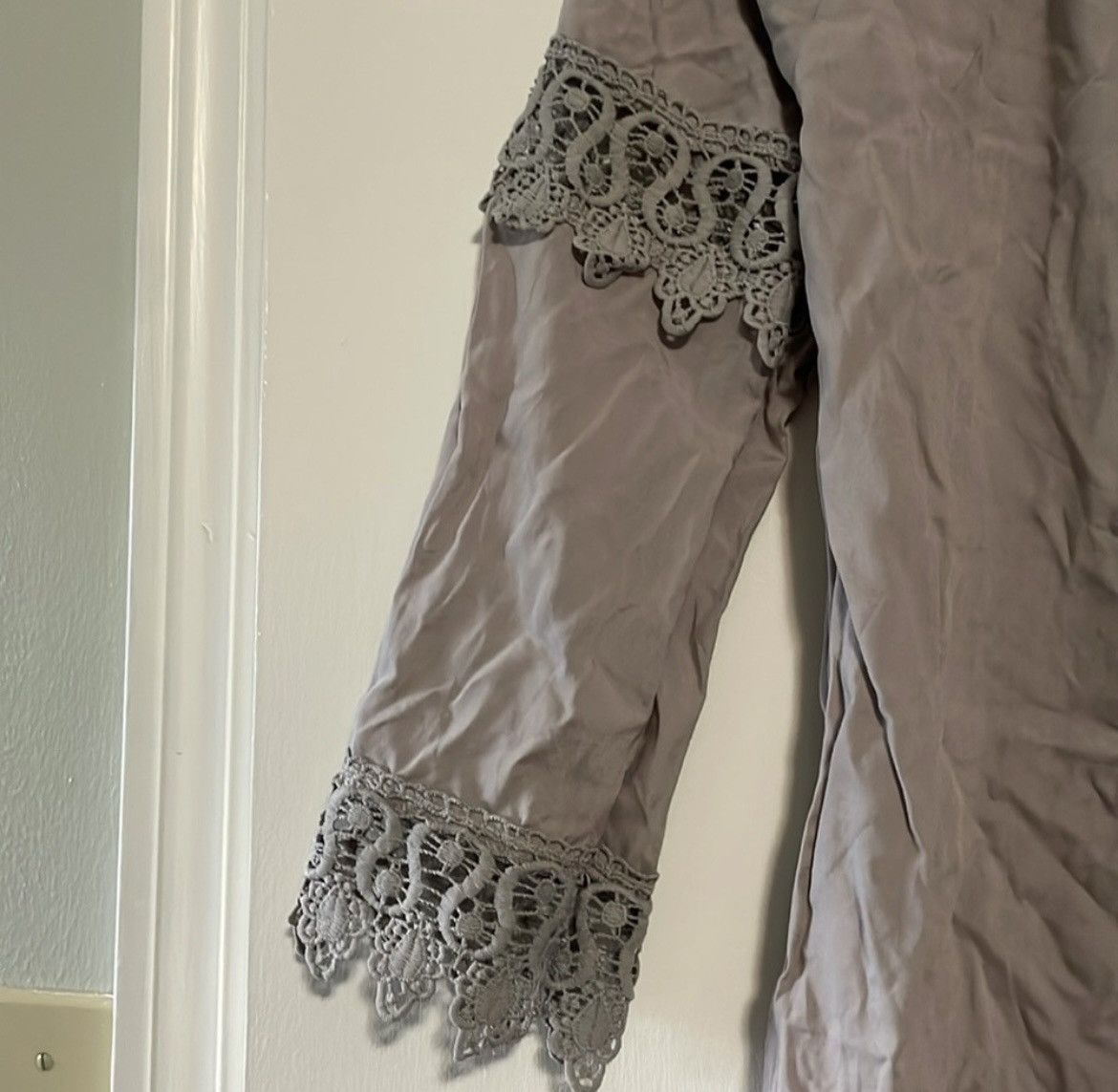 Other Grey Ruffled 3/4 Sleeve Tie Front Blouse Size M / US 6-8 / IT 42-44 - 2 Thumbnail