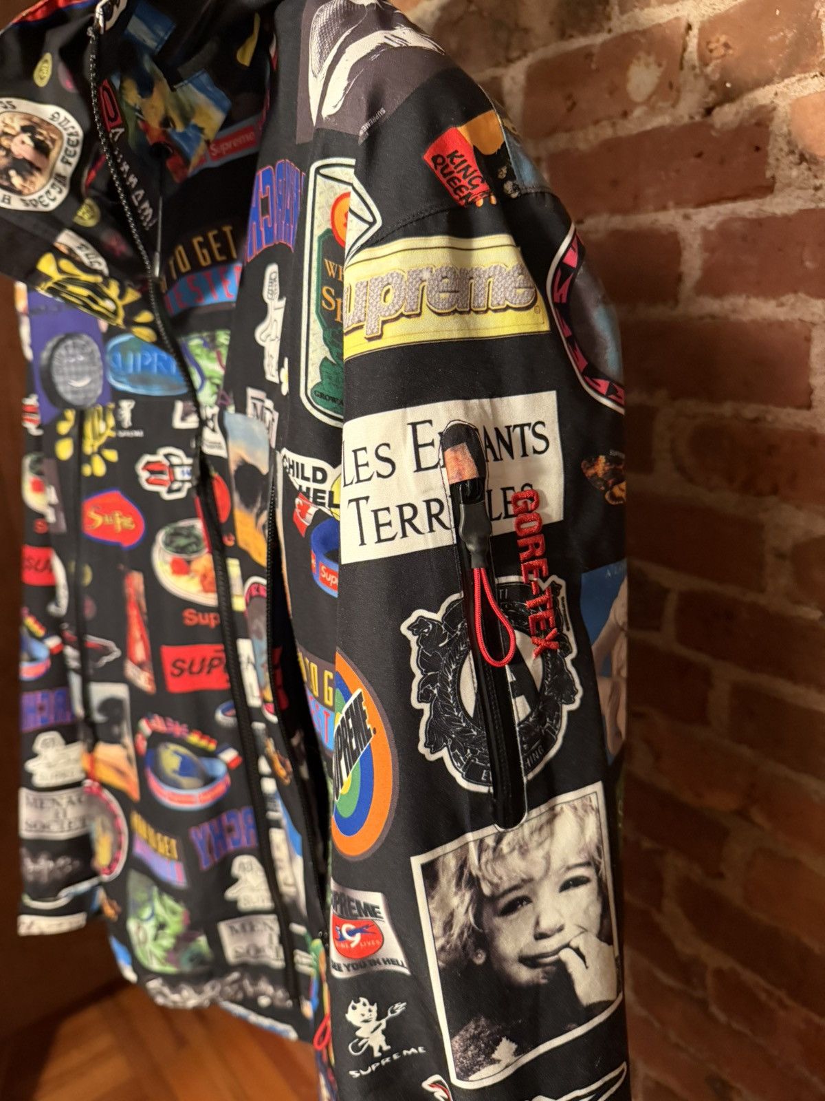 Supreme SS/21 GORE-TEX Stickers Shell Jacket Size US M / EU 48-50 / 2 - 4 Thumbnail