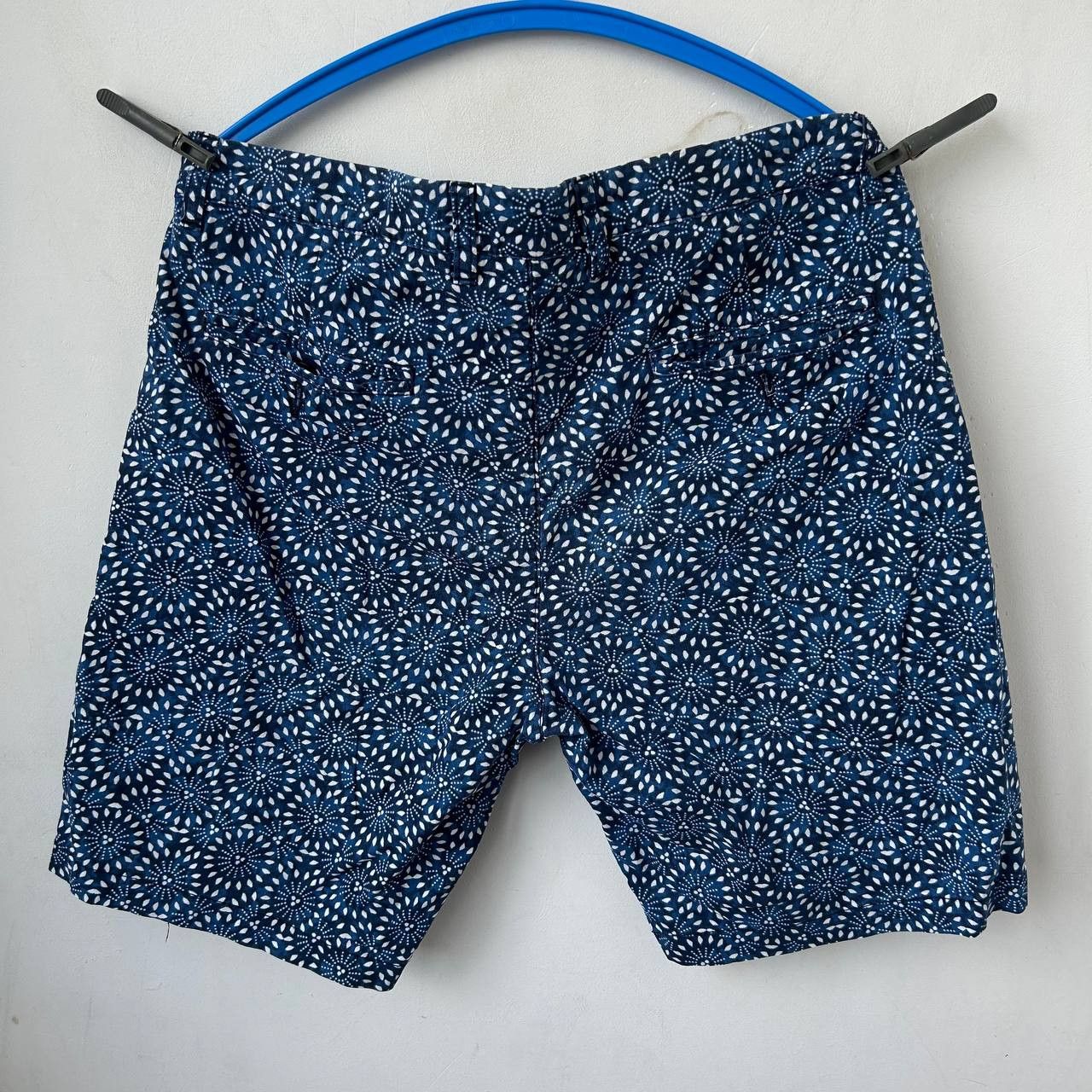 H&M H&M pattern short #1350 Size US 33 - 2 Thumbnail