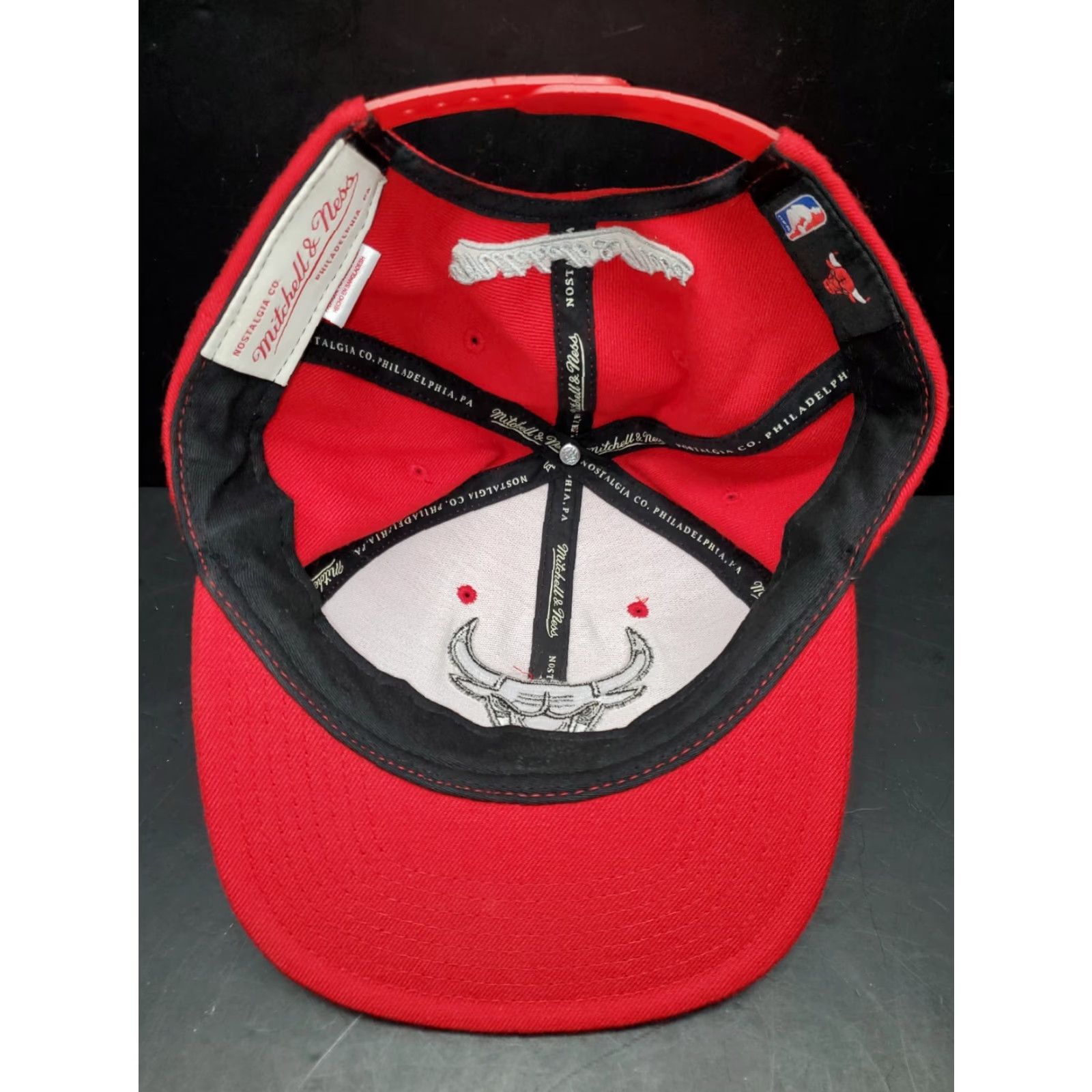 Mitchell & Ness Mitchell & Ness Chicago Bulls Snapback Hat/Cap Red with White/Black Logo Men Adjustable Wool Blend Cap Size ONE SIZE - 5 Thumbnail