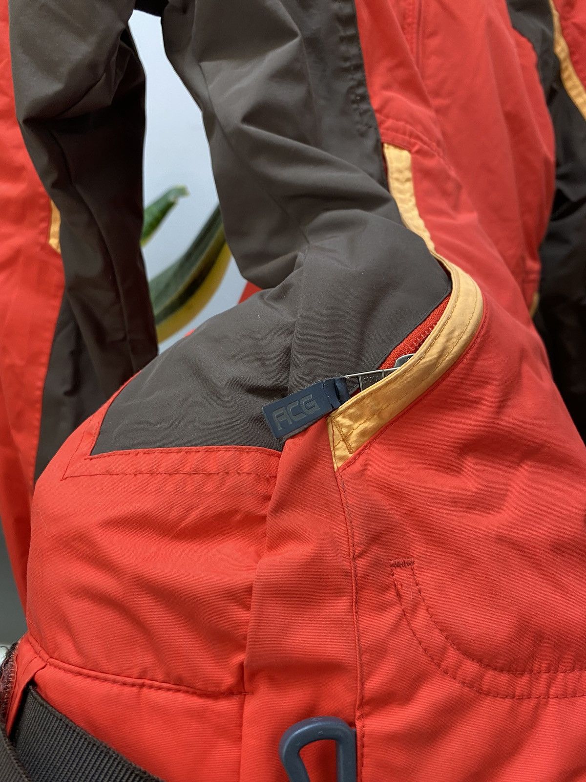 Nike ACG × Vintage Vintage Nike ACG Red Gorpcore Jacket Y2K M Size M / US 6-8 / IT 42-44 - 12 Thumbnail