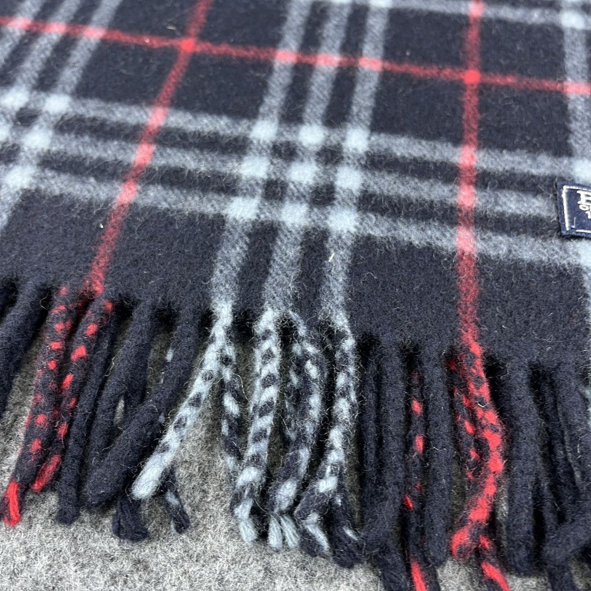 Burberry Vintage Burberry Scarf / Muffler / Neckwear T1508 Size ONE SIZE - 7 Thumbnail