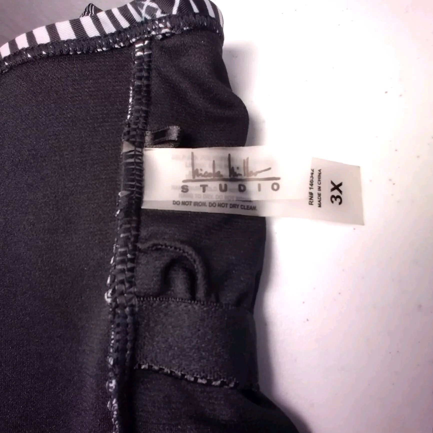 Nicole Miller Nicole Miller Plus Size 3X Bathing Suit One Piece Black White Gray Palm Swimsuit Size XXL / US 16-18 / IT 52-54 - 3 Thumbnail
