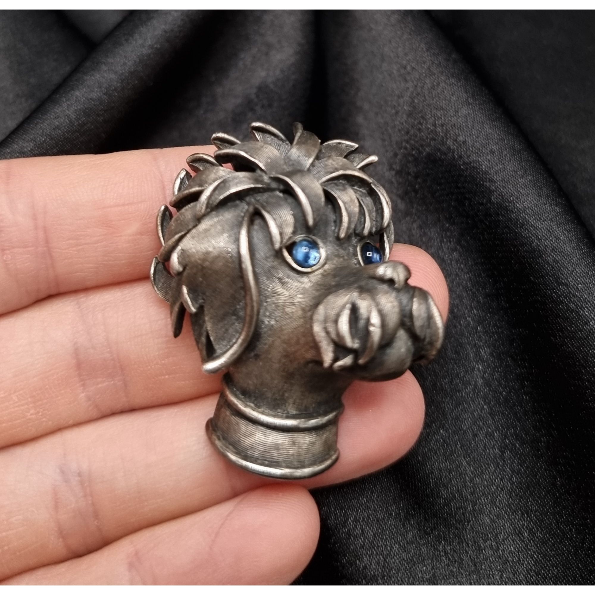 Vintage Rare Find Vintage TRIFARI 1960's Dog Head Brooch With Blue R Size ONE SIZE - 4 Thumbnail