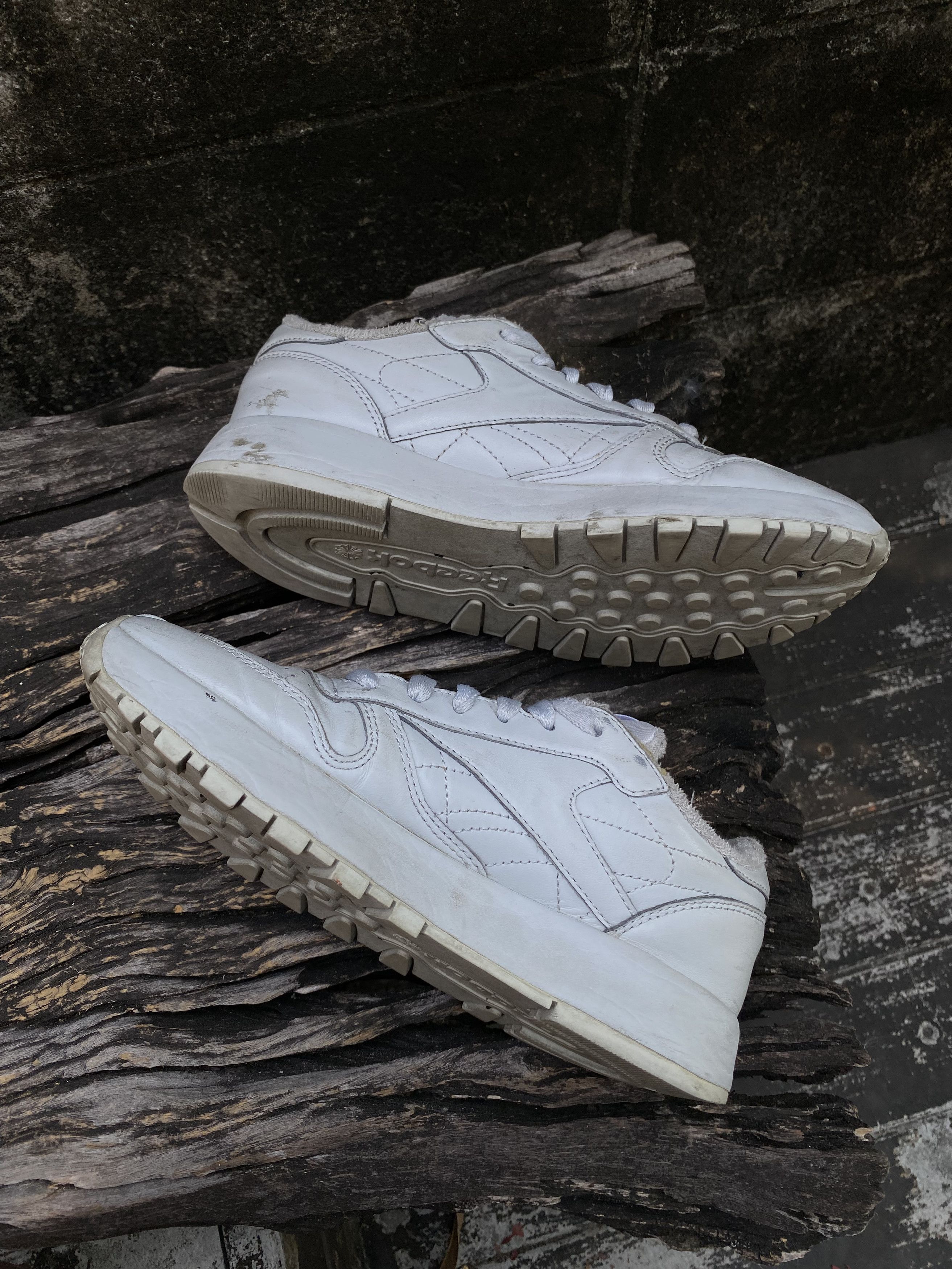 Maison Margiela × Reebok Maison Margiela Reebok Classic Leather Tabi EU36 Size US 6 / IT 36 - 3 Thumbnail