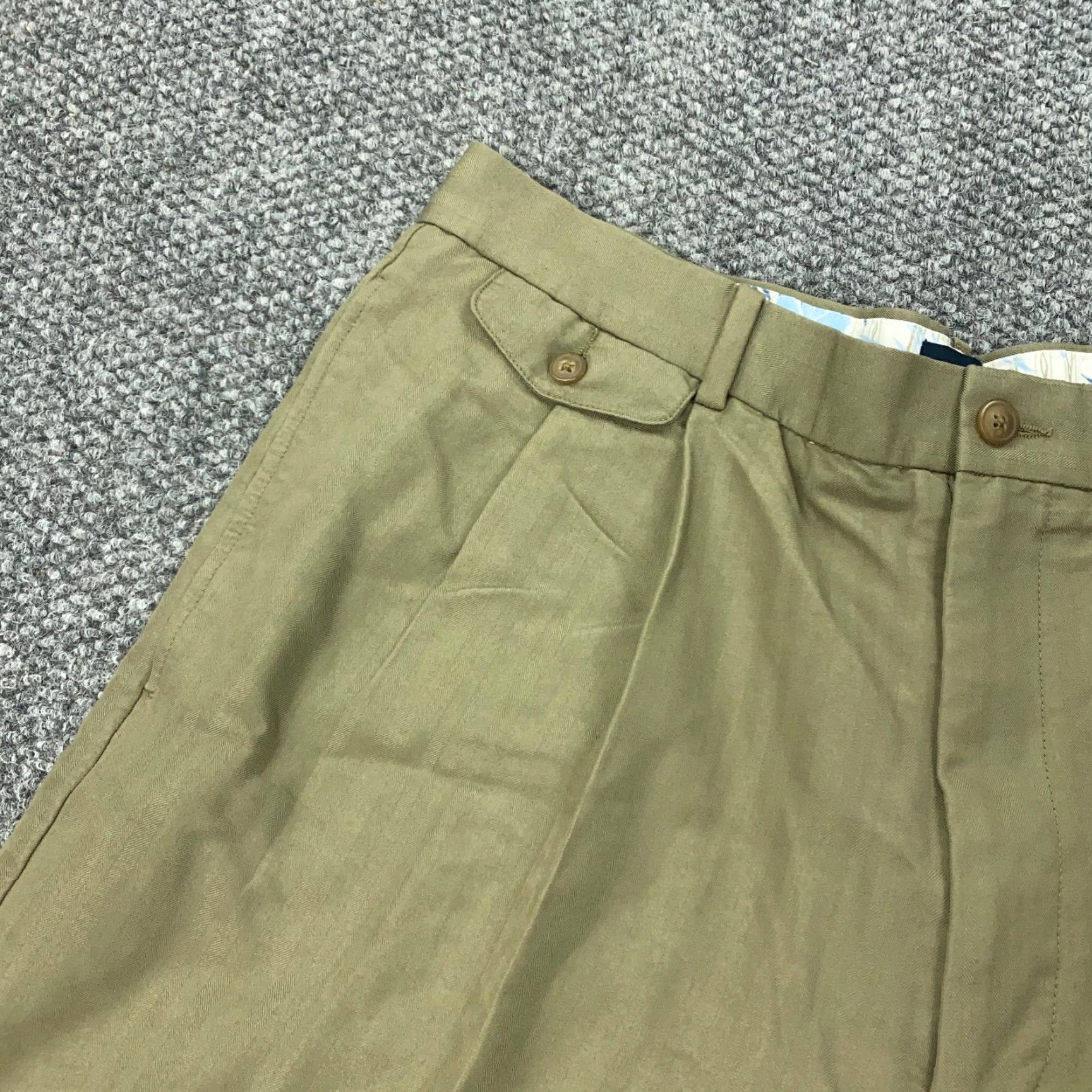 Ocean Pacific VINTAGE Ocean Pacific Shorts Size 36 Beige Beach Pleated Chino Relaxed Mens Size US 36 / EU 52 - 3 Thumbnail