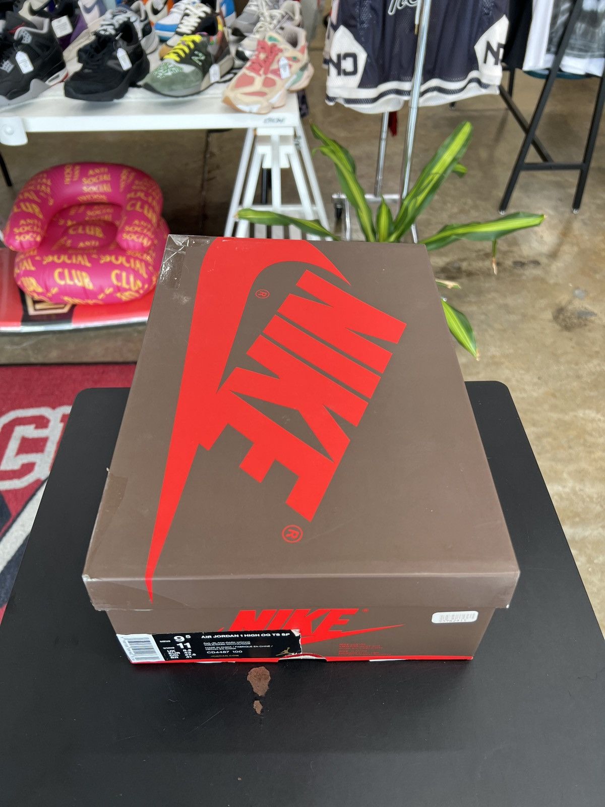 Jordan Brand × Travis Scott Air Jordan 1 High Travis Scott Mocha Sz. 9.5 (2019) Size US 9 / EU 42 - 16 Thumbnail
