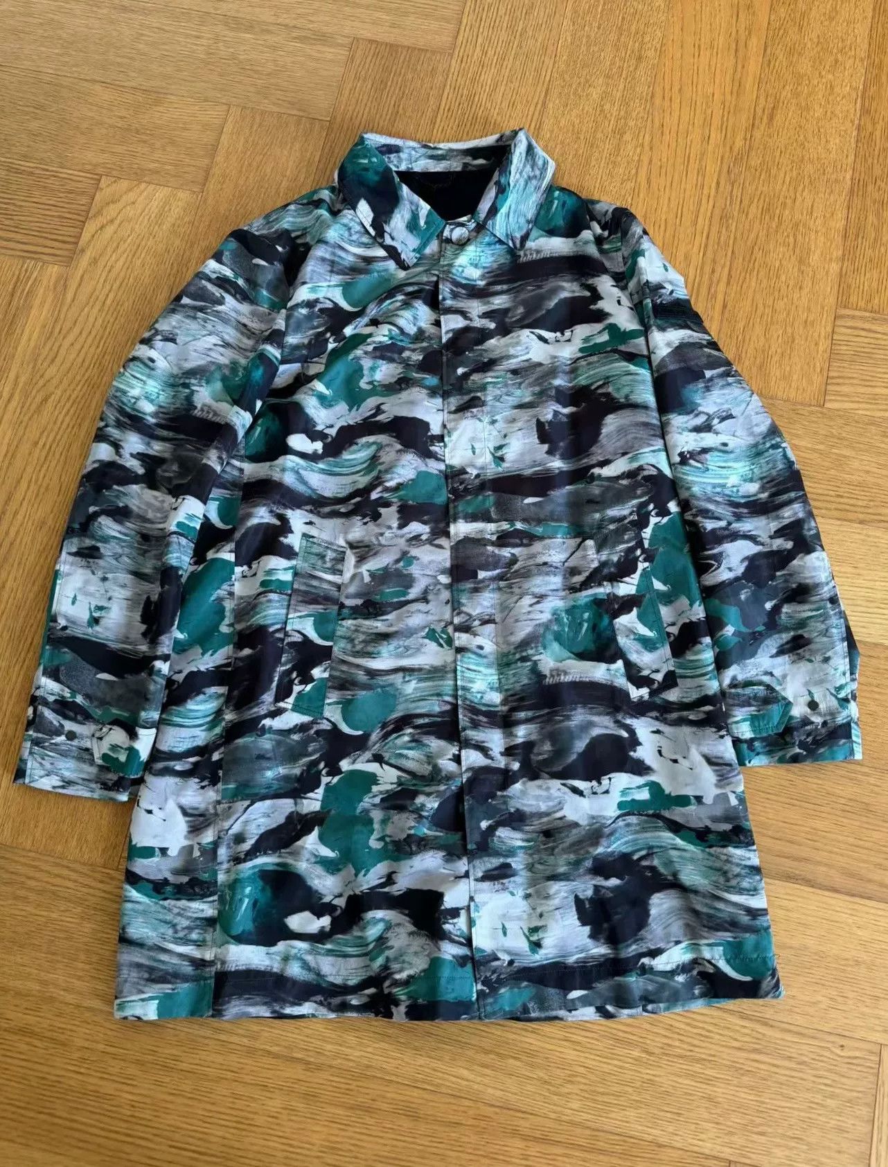 Louis Vuitton Louis Vuitton Camouflage Logo Windbreaker Size US M / EU 48-50 / 2 - 1 Thumbnail