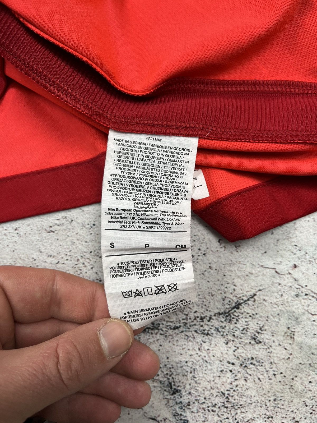 Nike LIVERPOOL 2021 2022 HOME FOOTBALL SHIRT SOCCER JERSEY NIKE Size US S / EU 44-46 / 1 - 8 Thumbnail