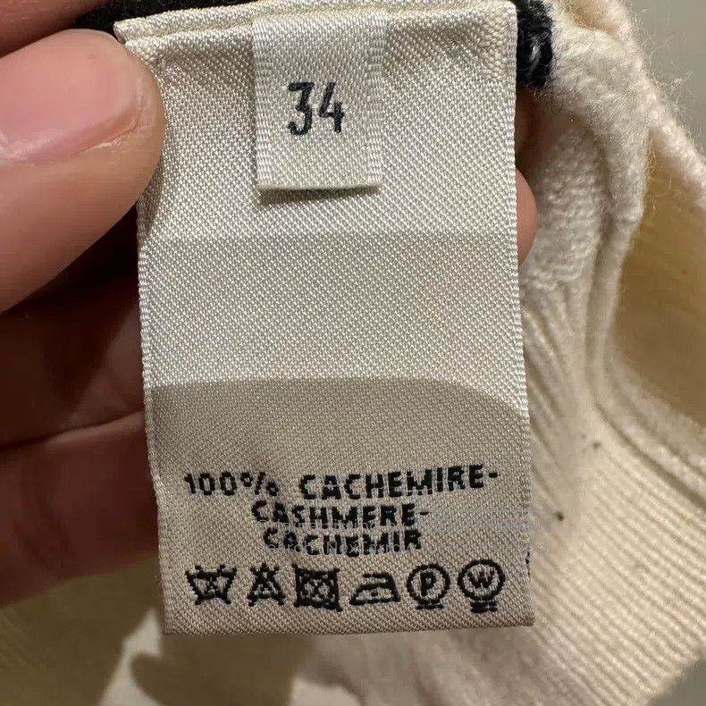 Hermes Hermes Logo Button Black and White Cashmere Sweater Size XXS / US 00 / IT 34 - 4 Thumbnail