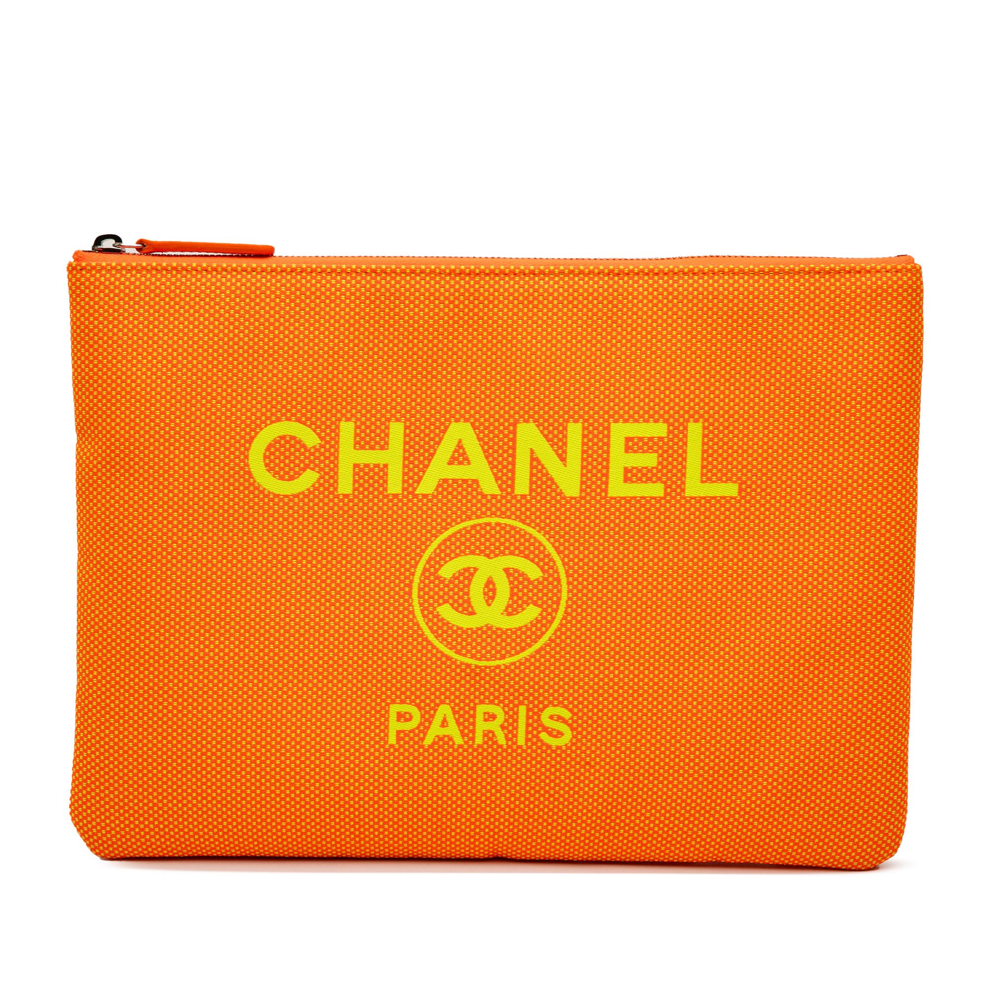 Chanel Chanel Medium Mixed Fiber Deauville O Case Clutch Size ONE SIZE - 1 Thumbnail