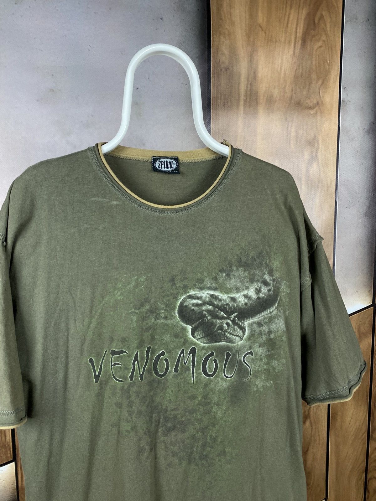 Vintage 🐍Vintage 90s T-Shirt Spiral Snake Venomous Avant Gard Tee🐍 Size US XXL / EU 58 / 5 - 3 Thumbnail