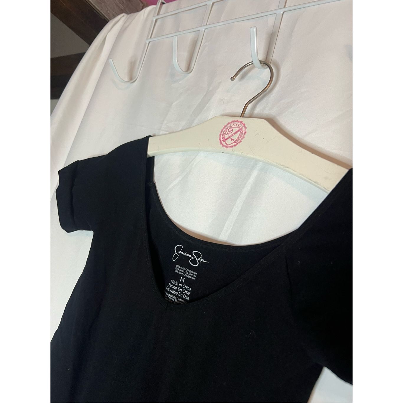 Other Jessica Simpson Black Crop Top V-Neck Woman’s Size Medium Size M / US 6-8 / IT 42-44 - 4 Thumbnail