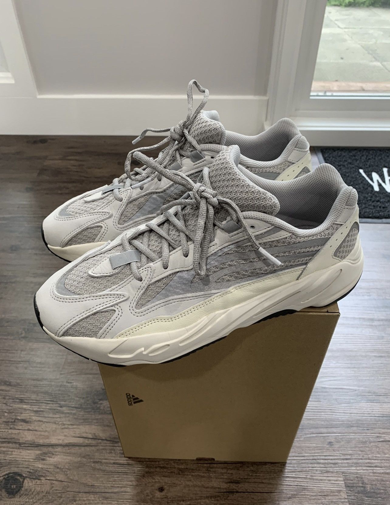 Adidas × Yeezy Yeezy 700 V2 static size 12 Size US 12 / EU 45 - 2 Thumbnail