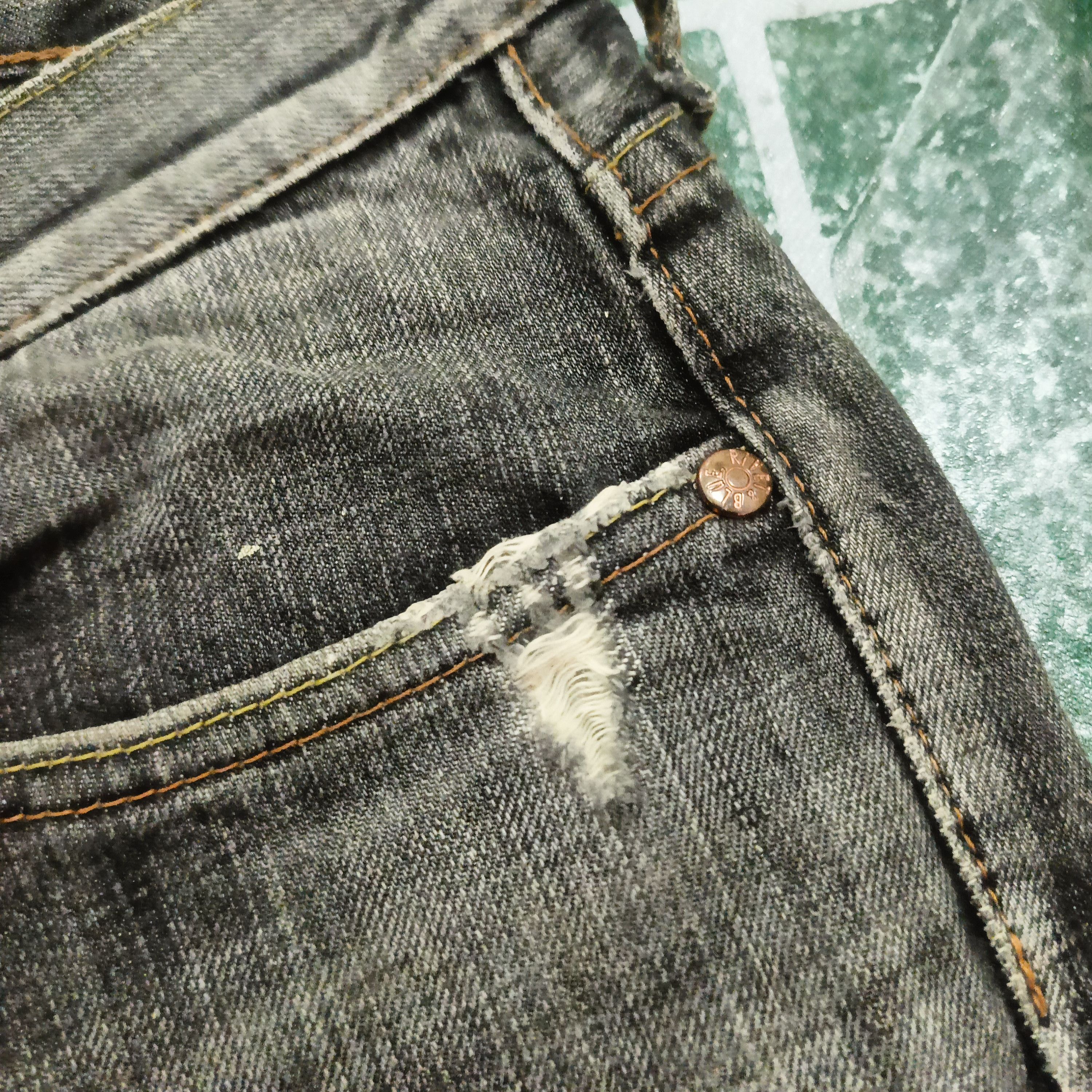 Le Grande Bleu (L.G.B.) Japan Ripped Rivet&Blue Painted distressed Studded Jeans LGB Size US 30 / EU 46 - 25 Thumbnail