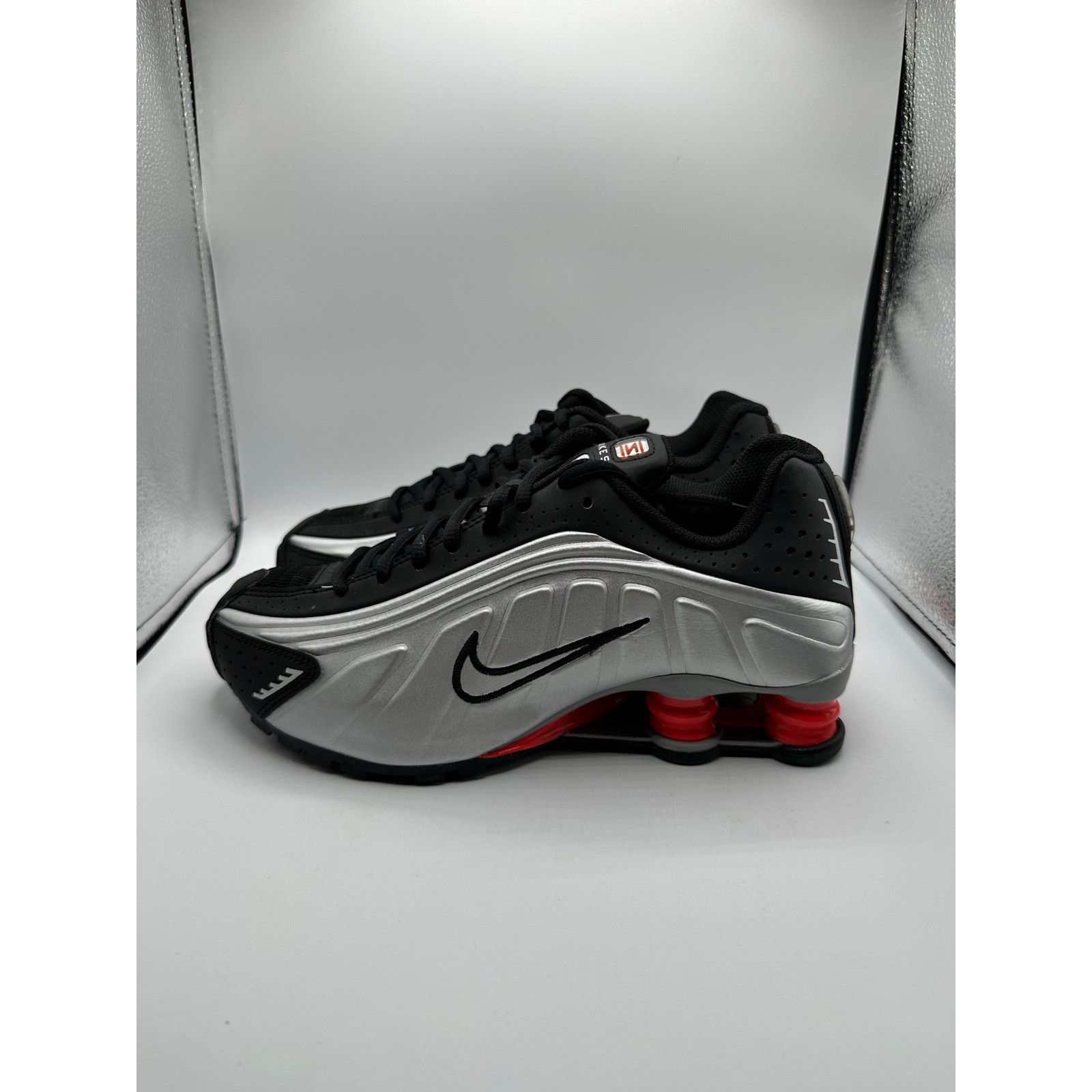 Nike Nike Shox R4 GS “OG” 2025 size 4.5y/6 women’s Size US 6 / IT 36 - 1 Thumbnail