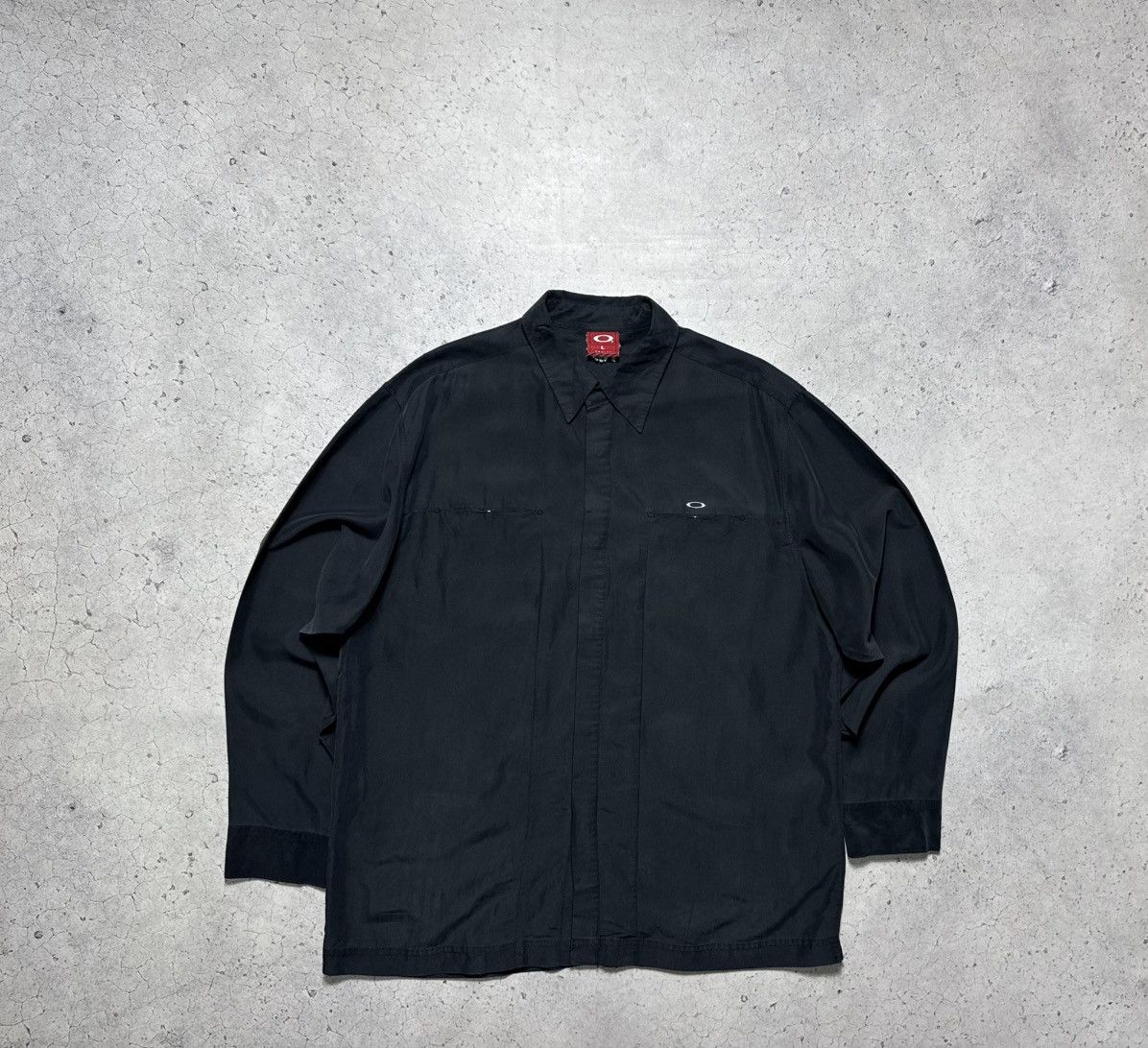 Oakley Oakley Vintage 90’s Metal Logo Button Up Shirt Black Size L Size US L / EU 52-54 / 3 - 1 Thumbnail
