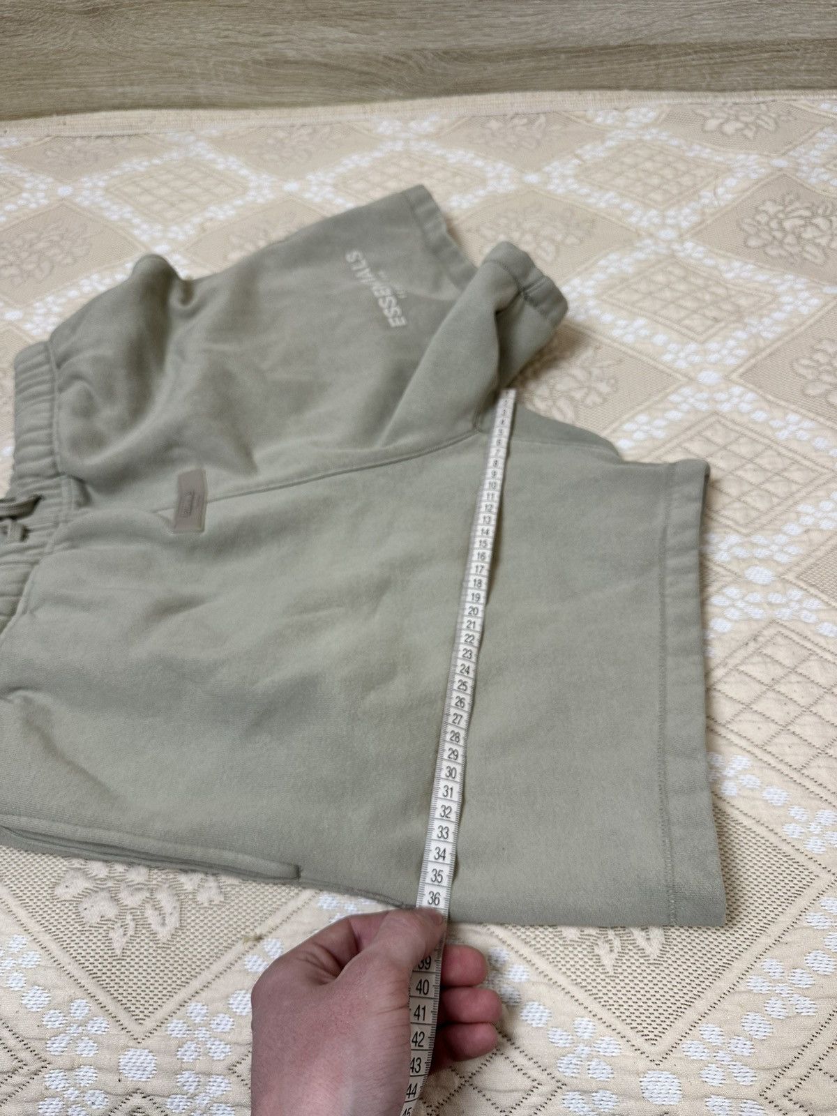Fear of God 🔥 Fear Of God Essentials Sweat Shorts Pants Logo Wide Green Size US 30 / EU 46 - 7 Thumbnail