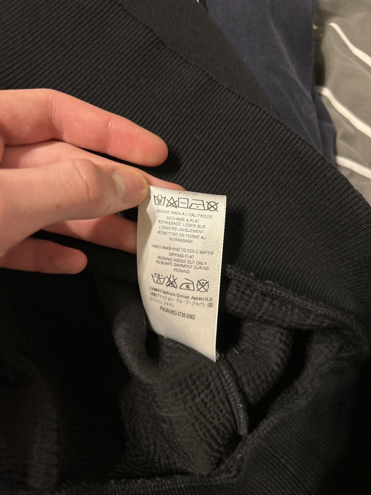 Givenchy Givenchy distressed lonsgleeve Size US M / EU 48-50 / 2 - 2 Thumbnail
