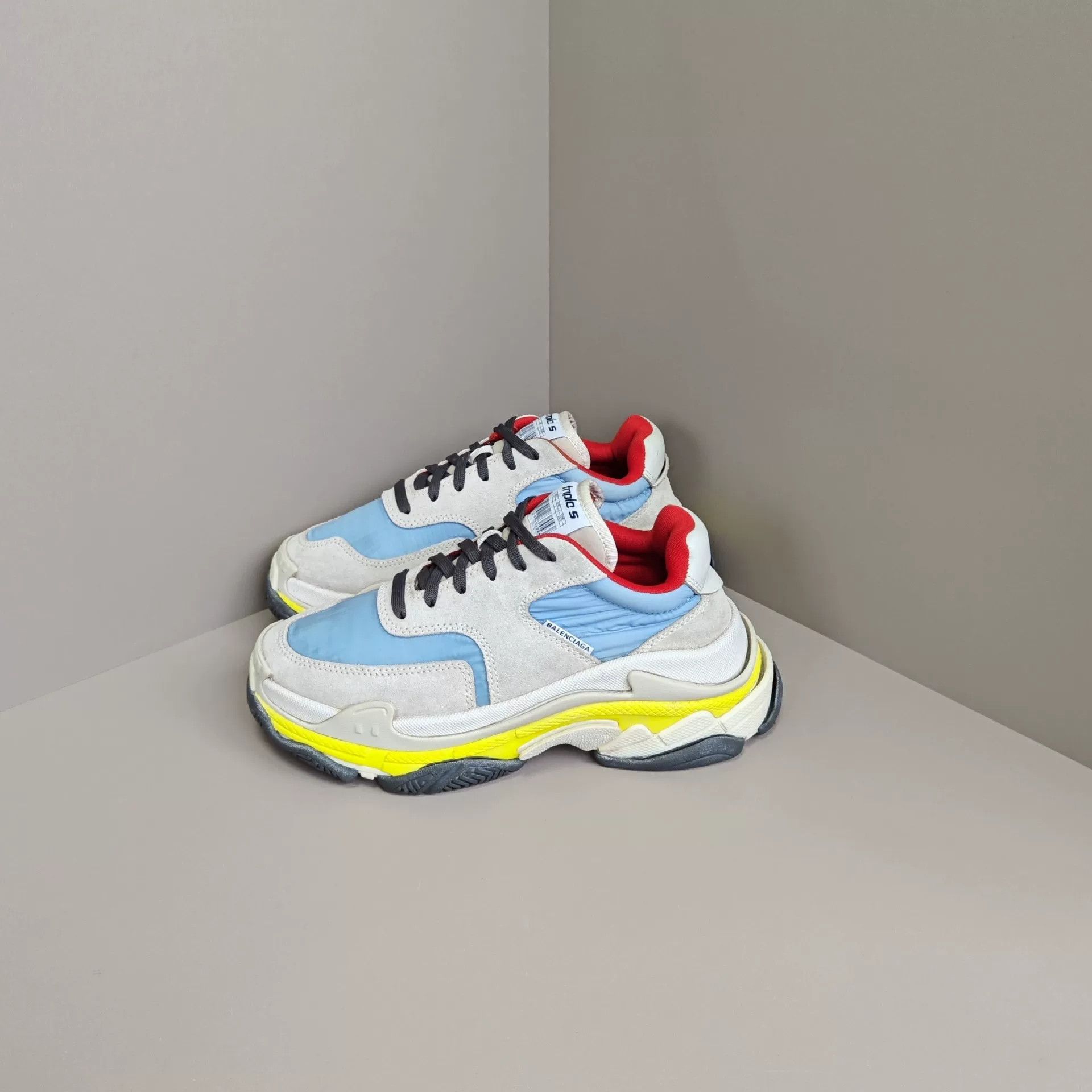 Balenciaga Balenciaga Lowtop Sneakers us_7 Women Size US 7 / IT 37 - 1 Thumbnail
